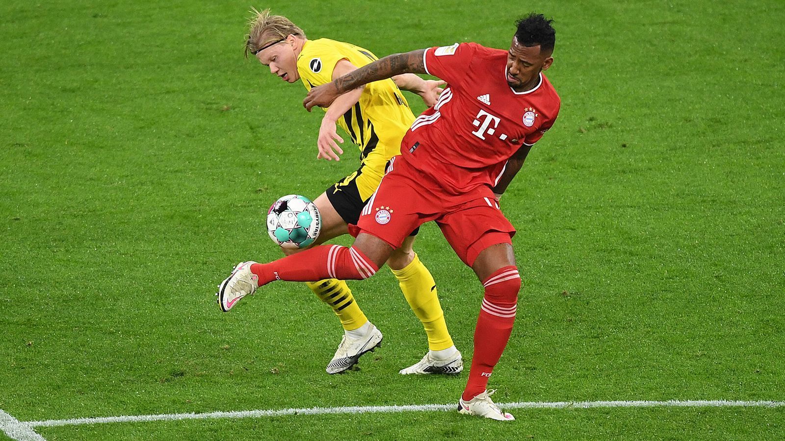 
                <strong>Jerome Boateng</strong><br>
                Jerome Boateng macht seit einem Monat jedes Spiel der Münchner von Anfang an und wäre eigentlich ein Kandidat für eine Verschnaufpause, weil seine Innenverteidigerkollegen aber wohl auf anderen Positionen gebraucht werden - Hernandez, Alaba - bzw. nicht spielberechtigt sind - Nianzou -, dürfte Flick seinen erfahrenen Abwehrmann in Madrid noch einmal in die Schlacht werfen.
              