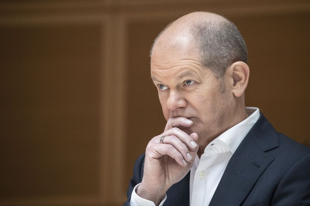 Wer die Partei in den Bundestagswahlkampf und auch ins Kanzleramt führen soll, steht bei der SPD bereits seit August 2020 fest: Olaf Scholz. In der Corona-Krise kann sich der Bundesfinanzminister auf gute Beliebtheitswerte berufen. Doch neben der Pandemie hatte Scholz zuletzt auch noch andere große Herausforderungen.