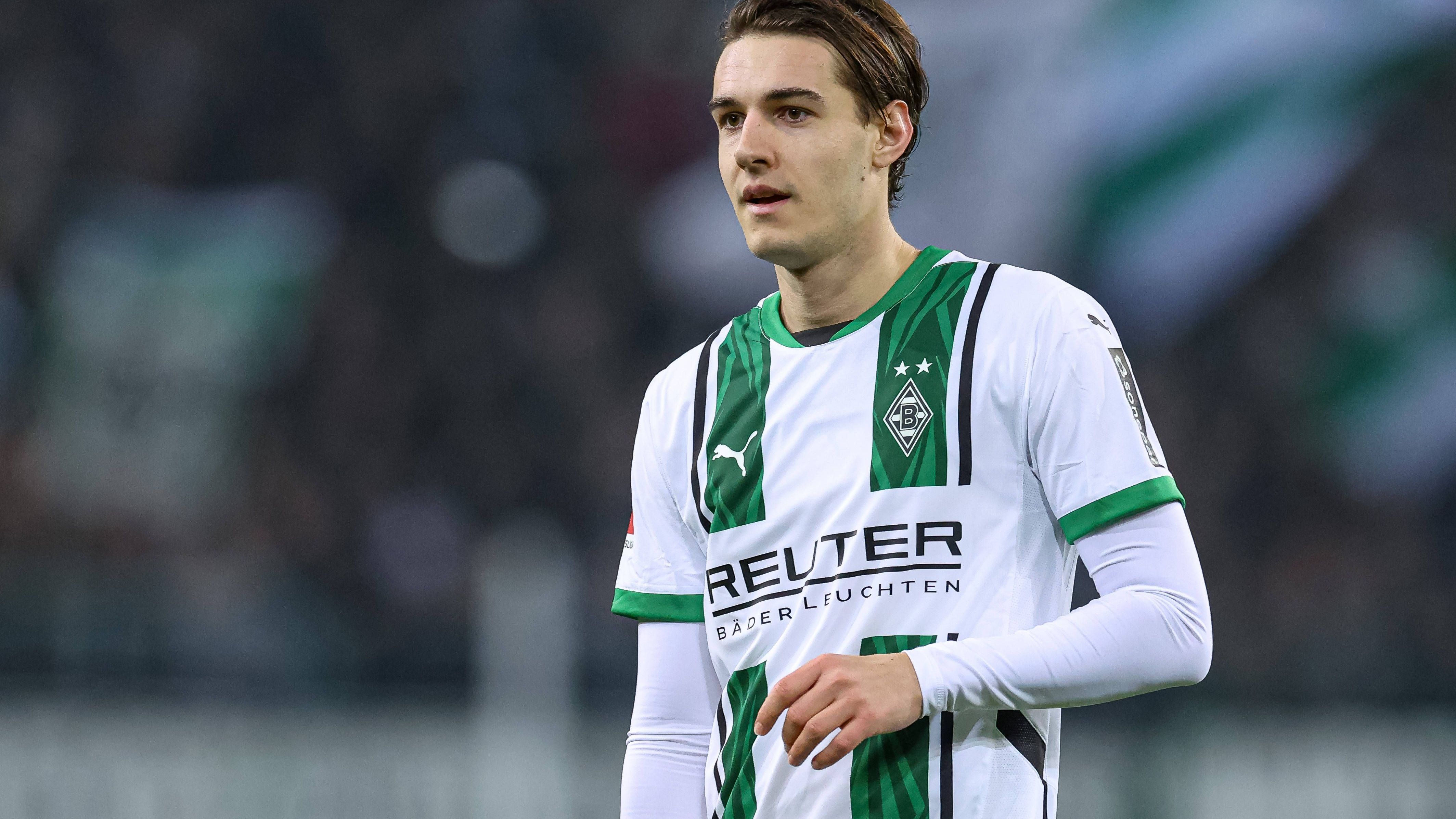 <strong>Florian Neuhaus (Borussia Mönchengladbach)</strong><br>Neuhaus soll auch bereits ein Telefonat mit Besiktas-Trainer Ole Gunnar Solskjaer geführt haben. Zuvor hatte die "Bild" berichtet, der 27-Jährige und die "Fohlen" hätten einem Wechsel in die Türkei zugestimmt, der noch bis einschließlich Dienstag möglich wäre. Neuhaus besitzt in Gladbach noch einen Vertrag bis 2027, ist aber nur noch Ergänzungsspieler.