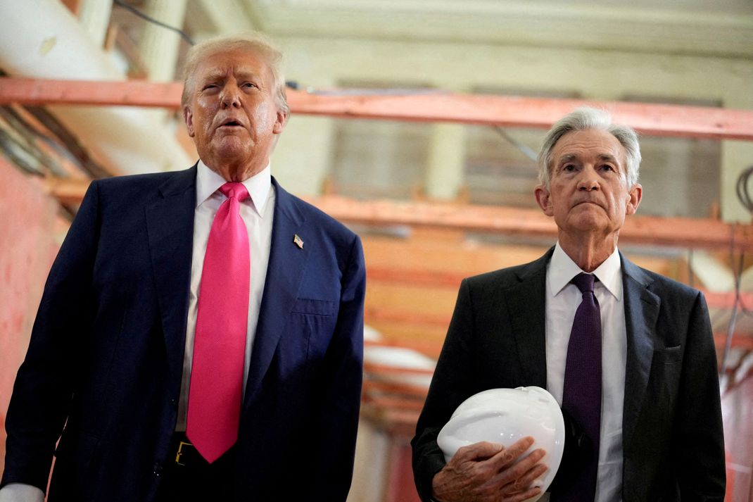 Jerome Powell (rechts) gehört zu den Lieblingszielen von US-Präsident Trump.