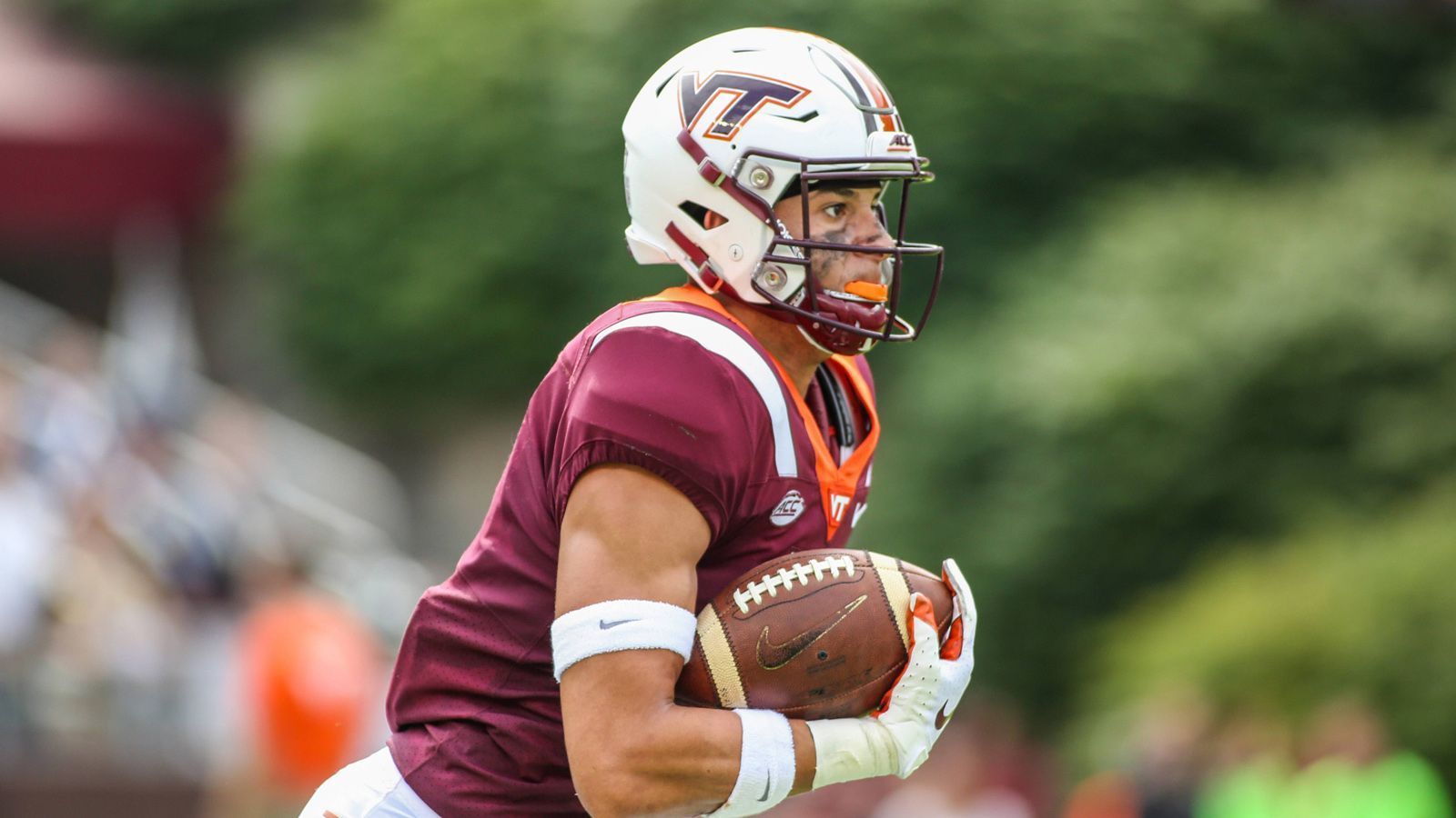 
                <strong>Pick 23: New York Jets - Caleb Farley</strong><br>
                &#x2022; Cornerback -<br>&#x2022; Virginia Tech<br>
              