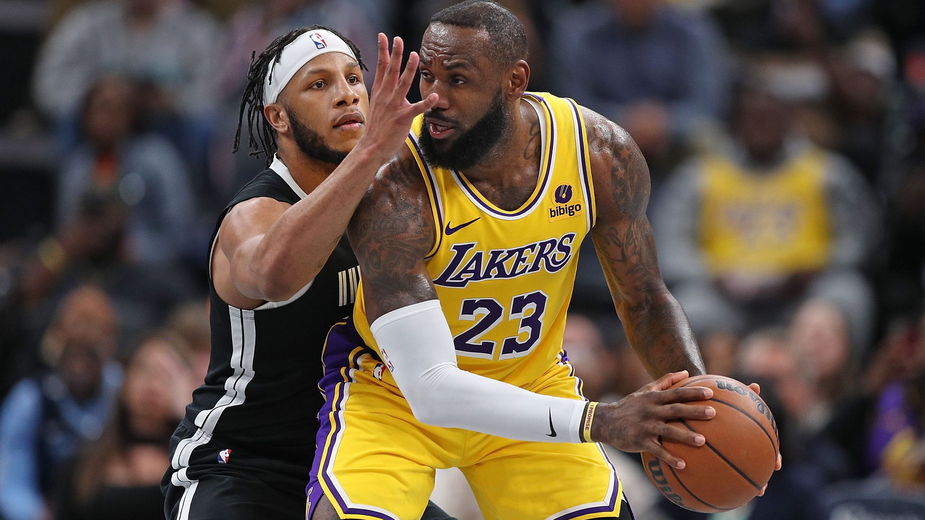 <strong>NBA Power Ranking nach Week 22: Die Lakers rollen</strong><br>Wer hat in der NBA aktuell die besten Titelchancen (<a href="https://www.ran.de/sports/basketball/nba/news/nba202324-live-uebertragungen-im-free-tv-auf-prosieben-maxx-und-im-kostenlosen-livestream-hornets76ers-323386">Samstag und Sonntag live auf ProSieben MAXX und ran.de</a>)? Wer ist in bestechender Form und bei wem sieht es eher mau aus? Das Power Ranking nach Woche 22 von <em>ranNBA</em>-Experte Alex Vogel.