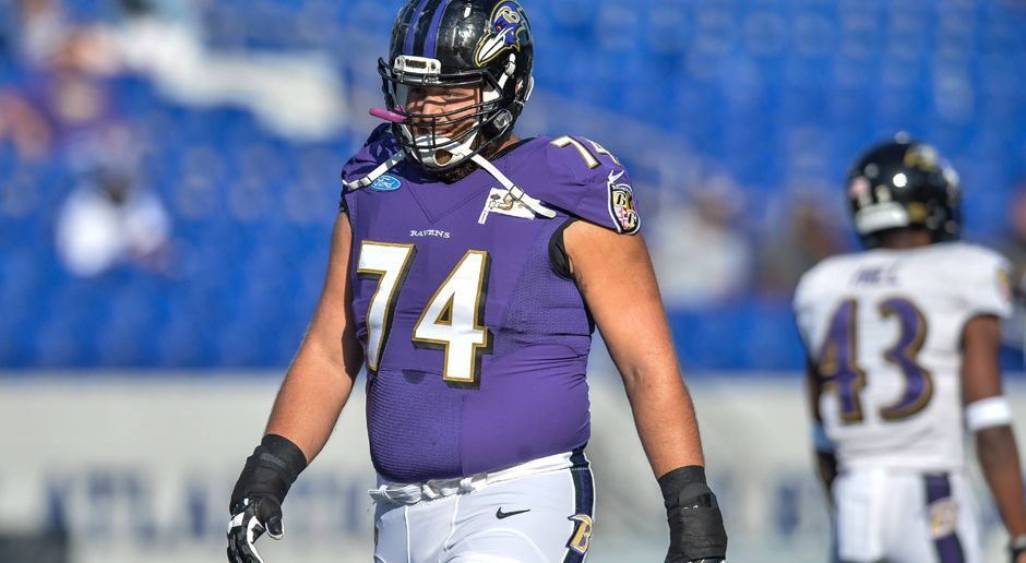 
                <strong>14. Baltimore Ravens</strong><br>
                Nicht ganz so knallig wie bei den Minnesota Vikings ist das lila der Ravens ausgefallen. Ein echter Hingucker: Das Stadtwappen von Baltimore am Ärmel. Ins Leben gerufen hat Farbe und Franchise im Jahr 1996 der inzwischen verstorbene einstige Besitzer Art Modell. 
              