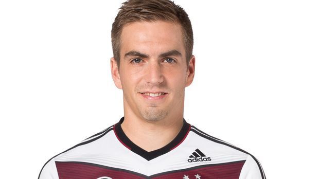 
                <strong>Philipp Lahm</strong><br>
                Der Kapitän des FC Bayern München ist die Konstante im DFB-Kader von Bundestrainer Joachim Löw. Er hat die meiste Einsatzzeit aller Spieler in der Ära des 54-Jährigen – er stand in 79 von 102 Spielen in der Startelf. 
              