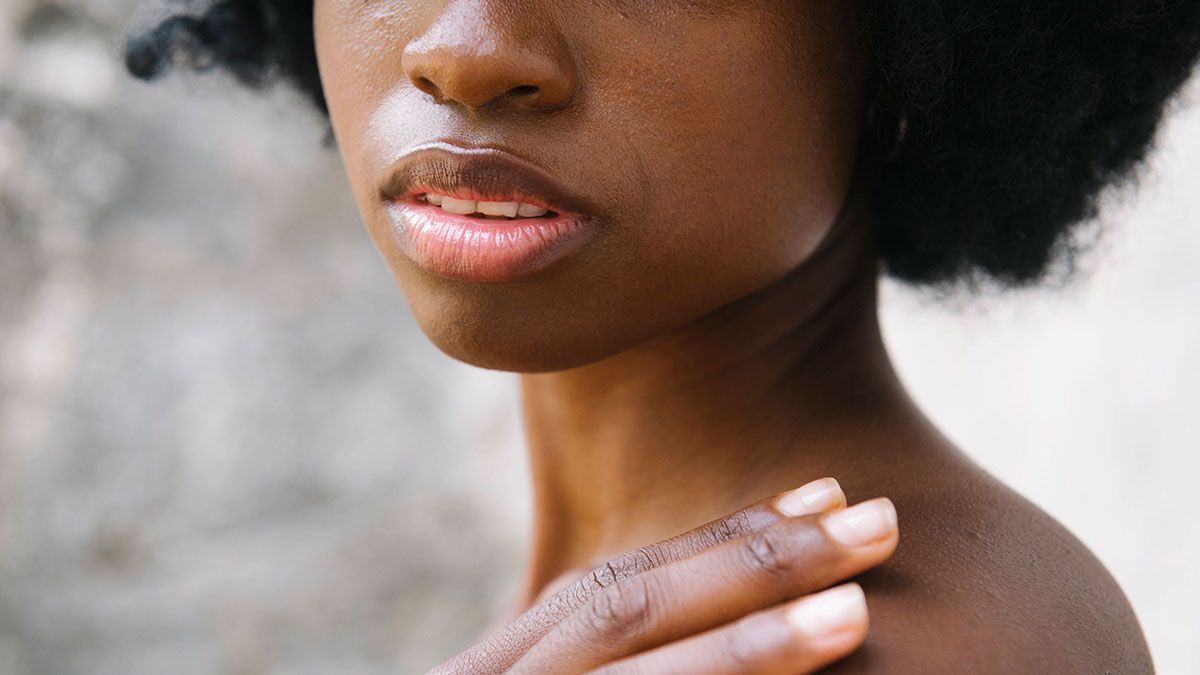 Lippenpeelings, Scrubs, Balsam, Massagen und Masken – in unserem Beauty-Artikel findet Ihr Tipps und Tricks, die wirklich bei trockenen Lippen helfen.