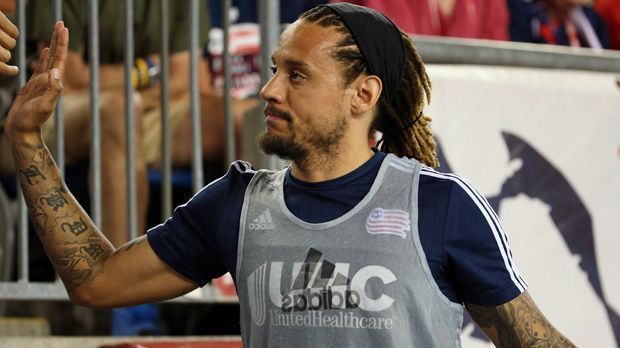 
                <strong>Jermaine Jones</strong><br>
                Jermaine Jones: Ein alter Bekannter aus der Bundesliga ist ebenfalls auf dem Markt. Nachdem sein Vertrag beim MLS-Klub New England Revolution ausgelaufen war, sucht Jones eine neue Herausforderung im fortgeschrittenen Fußballer-Alter von 34 Jahren. Mit 165 Bundesliga-Spiele verfügt Jones zumindest über genügend Erfahrung, um bei einem neuen Klub keine große Anlaufzeit zu brauchen.
              