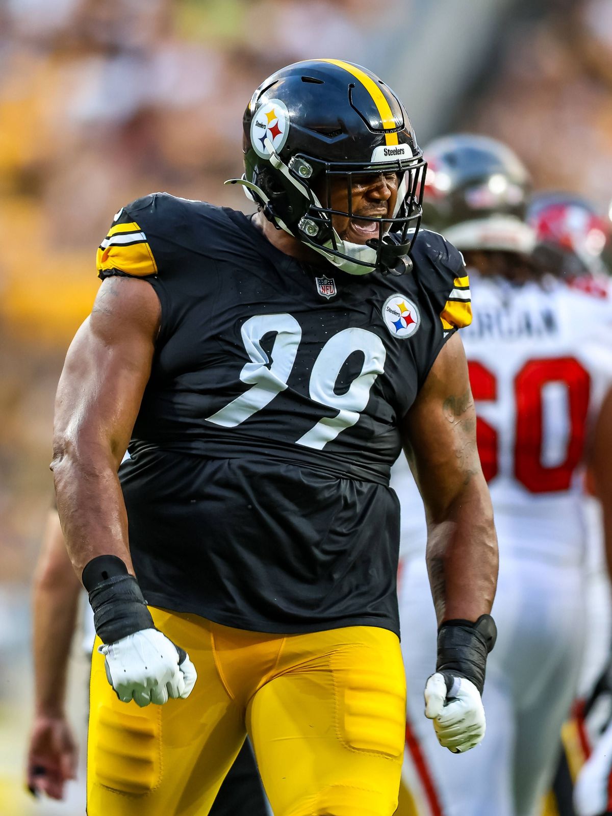August 16, 2025, Pittsburgh, Pennsylvania, USA: Pittsburgh Steelers defensive tackle DERRICK HARMON (99) celebrates a sack during the NFL, American Football Herren, USA football game between the Pi...