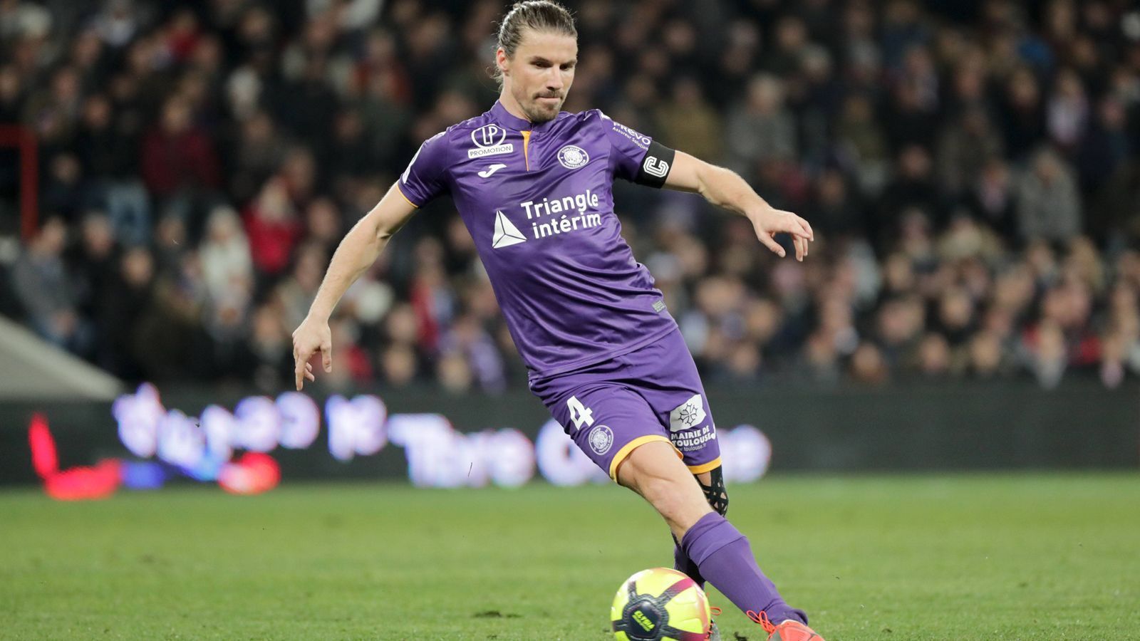 
                <strong>Platz 8: Yannick Cahuzac (15 Platzverweise)</strong><br>
                Position: Defensives MittelfeldNationalität: FranzoseAktive Zeit: seit 2005Vereine: heute FC Toulouse, früher SC Bastia
              