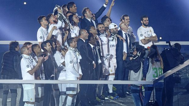 
                <strong>Real Madrid</strong><br>
                Alleine das Startgeld steigt. 12,7 Millionen Euro bekommt jetzt jeder Klub nur dafür, dass er dabei ist. Für einen Sieg in der Gruppenphase sind es 1,5 Millionen Euro, für ein Remis 500.000 Euro.
              