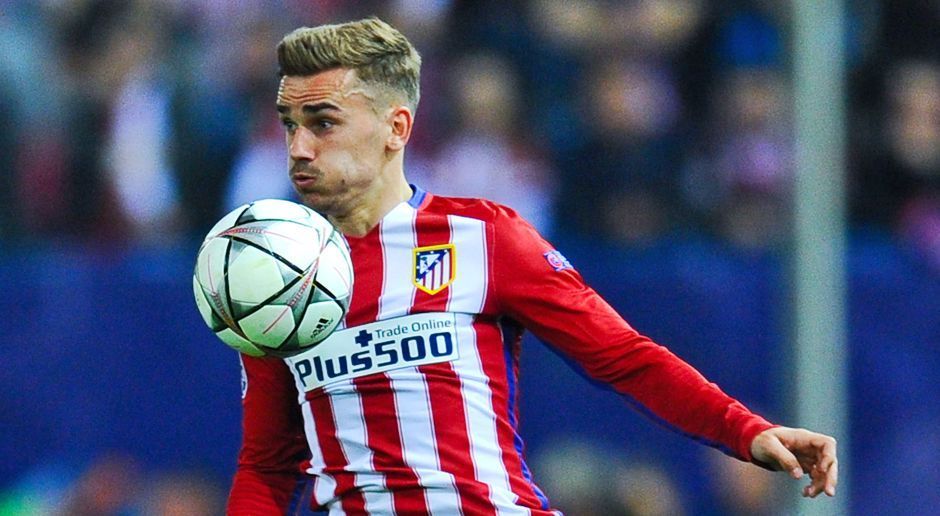 
                <strong>Antoine Griezmann</strong><br>
                Auch in den großen Spielen gegen Real Madrid und den FC Barcelona konnte Griezmann mit seiner Leistung zum Großteil überzeugen. Gegen die Königlichen gelangen ihm sogar ein Treffer und eine Vorlage. Die beiden 1:2-Liga-Niederlagen gegen Barca konnte der 25-Jährige zwar auch nicht verhindern, in der Neuauflage des Duells im Viertelfinale der Champions League machte er es aber besser: Der Stürmer erzielte beim 2:0 im Rückspiel beide Treffer und schoss Barca damit aus dem Rennen. Griezmanns konstant starke Leistung in der Saison 2015/2016 war beeindruckend und wurde nun mit der Auszeichnung als bester Spieler der Liga belohnt. Spiele: 38 von 38Tore: 22Toranteil: 35 Prozent
              