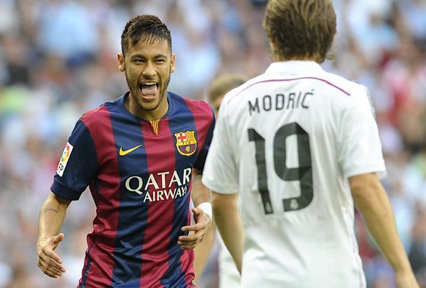 
                <strong>Real Madrid vs. FC Barcelona</strong><br>
                ... nach gerade einmal vier Minuten bringt Neymar (l.) die Katalanen in Führung. Nach einem langen Pass von Luis Suarez nimmt der Brasilianer den Ball sehenswert an, umkurvt Carvajal und Pepe und schließt aus kurzer Distanz ab.
              
