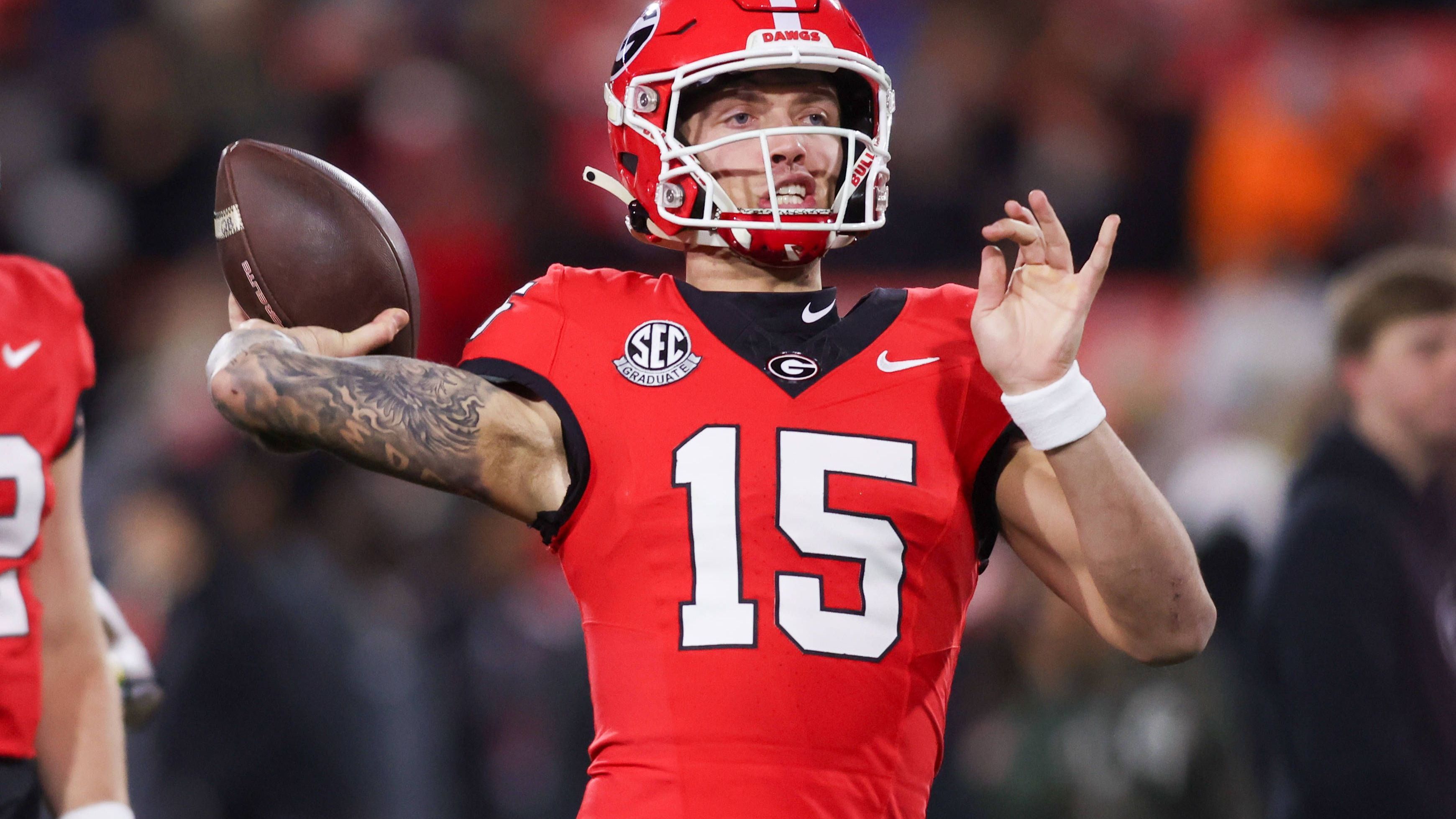 <strong>Carson Beck (Miami Hurricanes)</strong><br>Beck bringt alles mit, was ein NFL-Quarterback braucht. Er wurde bereits als Top-Prospect für den Draft 2025 gehandelt, spielte dann aber eine enttäuschende Saison für die Georgia Bulldogs und entschied sich für ein weiteres College-Jahr in Miami. Nun hofft er auf eine starke Saison, um sich für den kommenden Draft in Position zu bringen.
