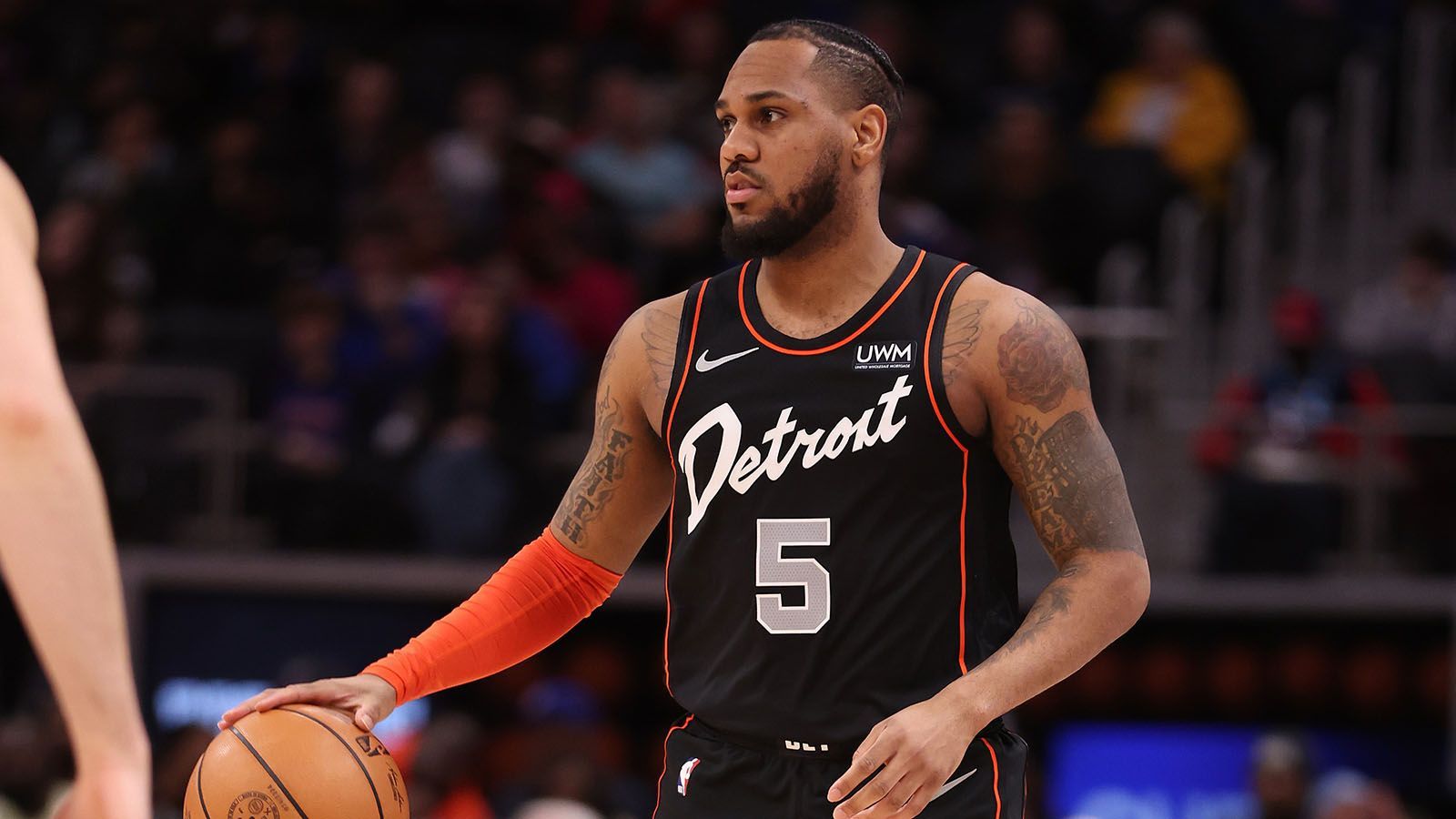 <strong>Monte Morris (Minnesota Timberwolves)</strong><br>Laut Shams Charania bekommen die Wolves ihren Backup-Point-Guard. Nachdem Monte Morris gerade einmal sechs Partien in der laufenden Saison für die Pistons absolvierte, sind wohl alle Parteien glücklich über den Deal. Mit Morris bekommt Minnesota einen Spieler mit Playoff-Erfahrung und Scoring Punch. Die Pistons erhalten im Gegenzug Shake Milton, Troy Brown Jr. und einen Zweitrundenpick.