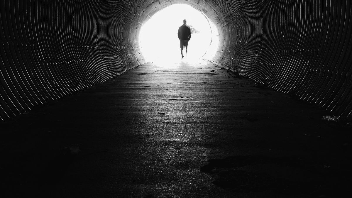 "Licht am Ende des Tunnels" - eine vielgemachte Erfahrung bei einem Nahtoderlebnis.