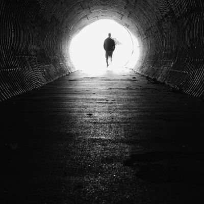 "Licht am Ende des Tunnels" - eine vielgemachte Erfahrung bei einem Nahtoderlebnis.