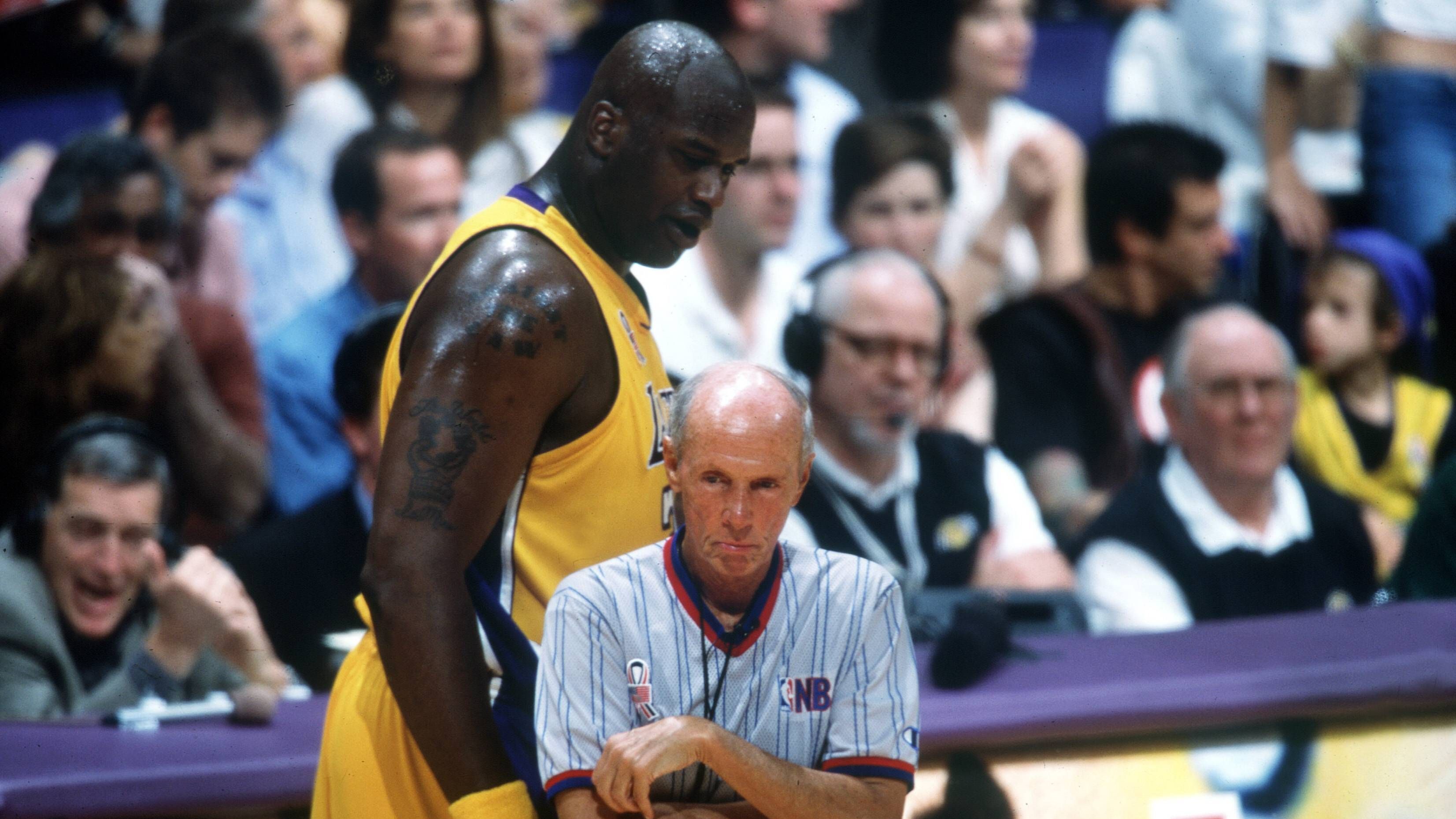 <strong>Platz 6: Shaquille O'Neal - 14 Ejections</strong><br>Da Shaq 19 Saisons in der NBA spielte, sind 14 Ejections relativ wenig im Vergleich zu den restlichen Spielern in dieser Liste. Weniger als einmal pro Saison wurde "Diesel" somit des Feldes verwiesen. Gut möglich, dass sein loses Mundwerk für ein paar der Ejections verantwortlich war.