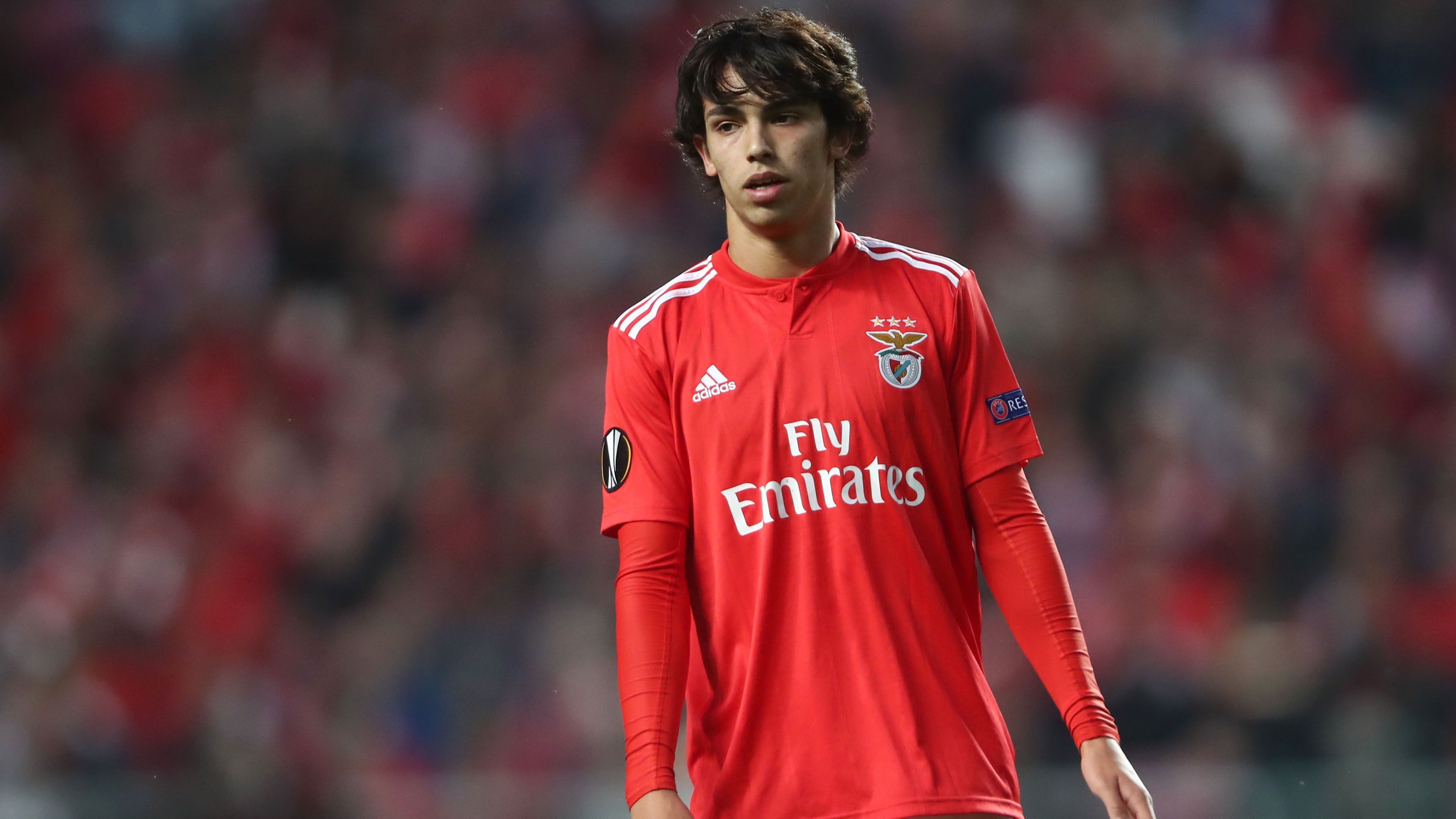 
                <strong>1. Platz: Joao Felix</strong><br>
                Jahr: 2019/2020Verkauft an: Atletico Madrid Ablösesumme: 135,5 Millionen Euro 
              