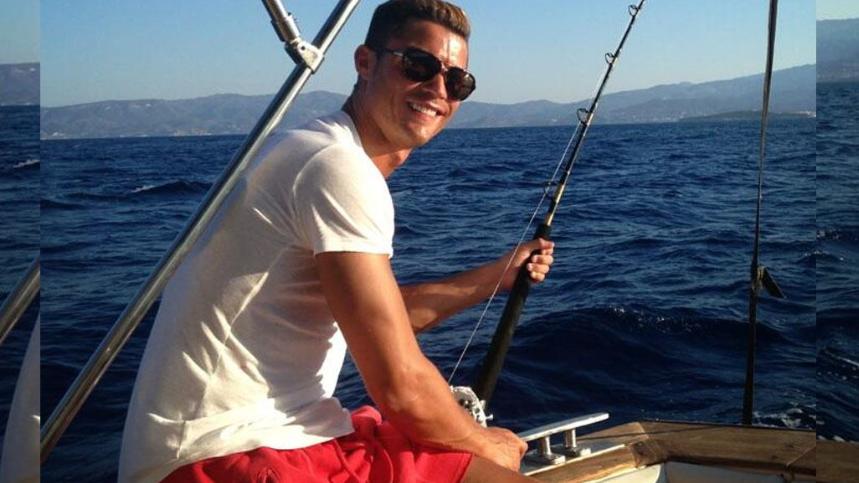 <strong>Cristiano Ronaldo (Fischer)</strong><br>Nicht nur Joško Gvardiol, auch Weltfußballer Cristiano Ronaldo wollte ins Fischgeschäft einsteigen. Zumindest ist er als Kind stark davon ausgegangen, wie er dem portugiesischen TV-Sender "Canal 11" verriet: „Als ich klein war, war ich fest davon überzeugt, dass ich mit 35 Jahren als Fischer auf Madeira enden würde."