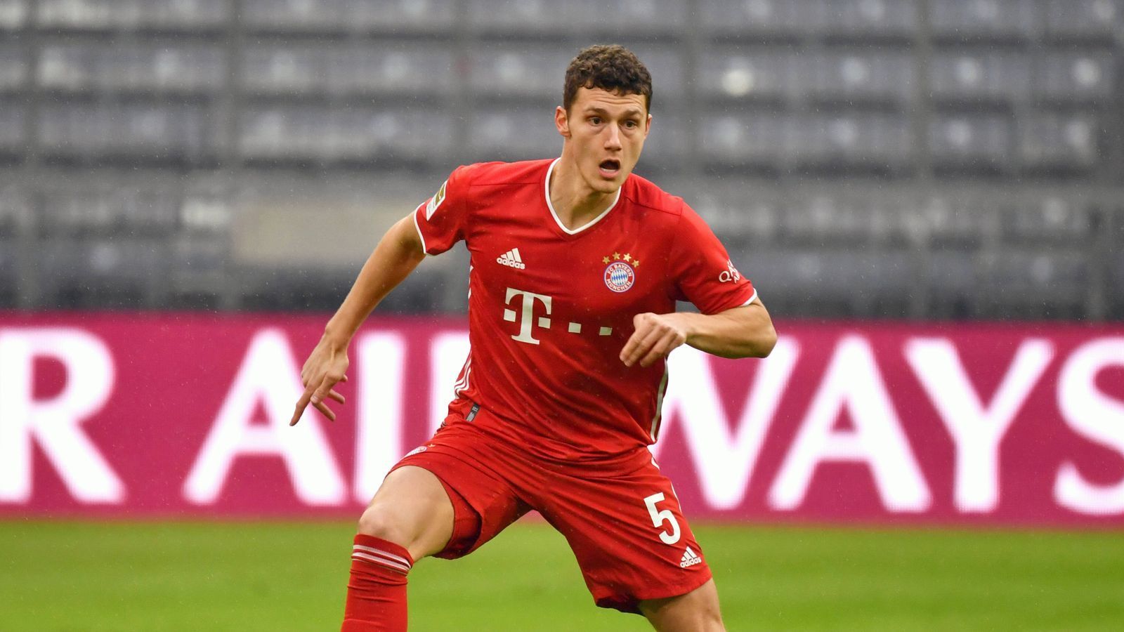 
                <strong>Benjamin Pavard</strong><br>
                Macht ein fehlerloses, aber unauffälliges Spiel auf seiner rechten Seite. Verzeichnet in Hälfte eins mit die meisten Ballaktionen und Pässe bei den Münchnern, entscheidende Impulse nach vorne fehlen bis zum Ende jedoch fast komplett. ran-Note: 3
              