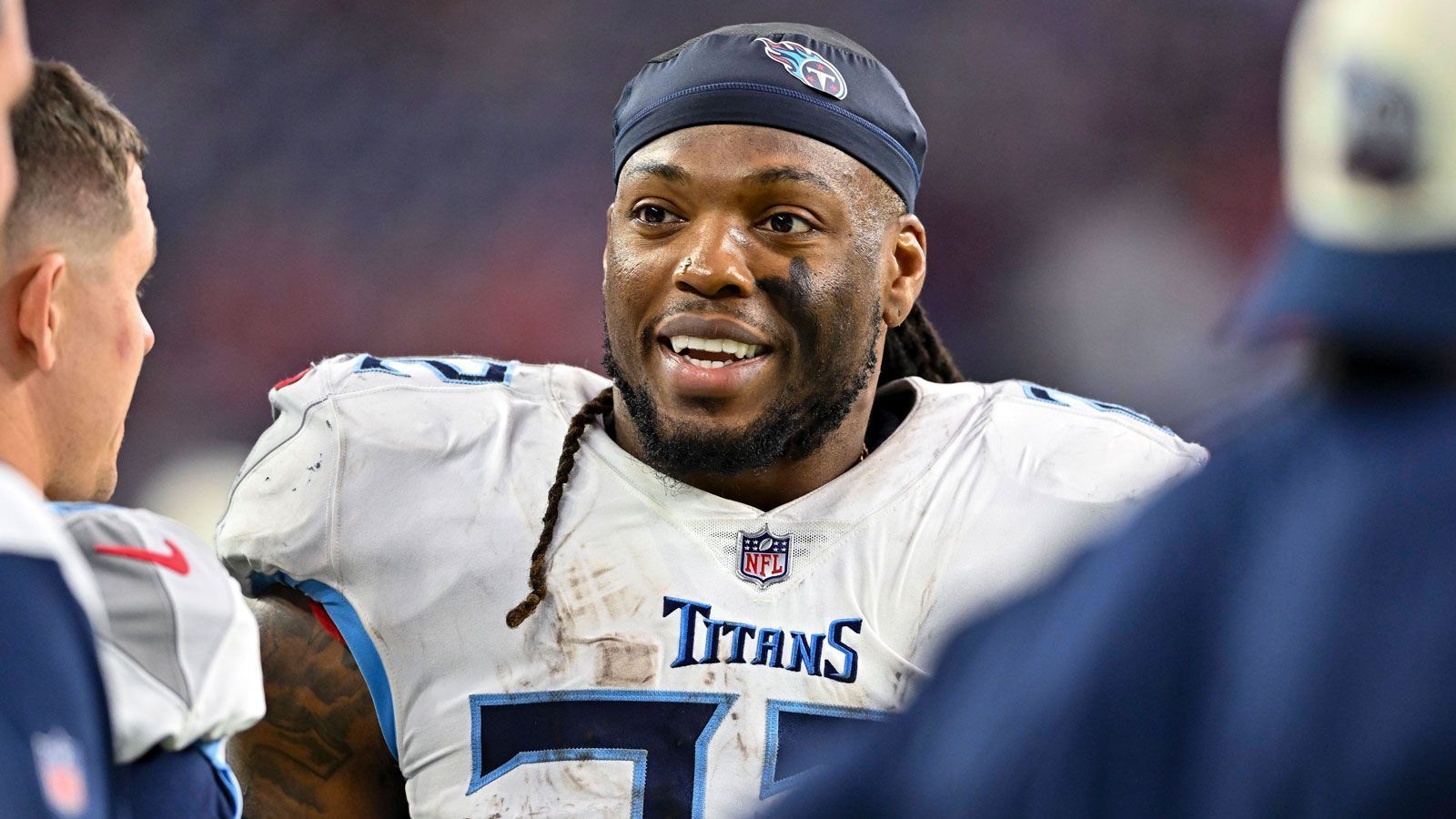 
                <strong>2. Platz: Derrick Henry</strong><br>
                &#x2022; In der NFL aktiv: 2016-heute<br>&#x2022; Teams: Tennessee Titans<br>&#x2022; Super-Bowl-Siege: 0<br>&#x2022; Rushing Yards (Regular Season): 8.335<br>&#x2022; Rushing Touchdowns (Regular Season): 78<br>
              