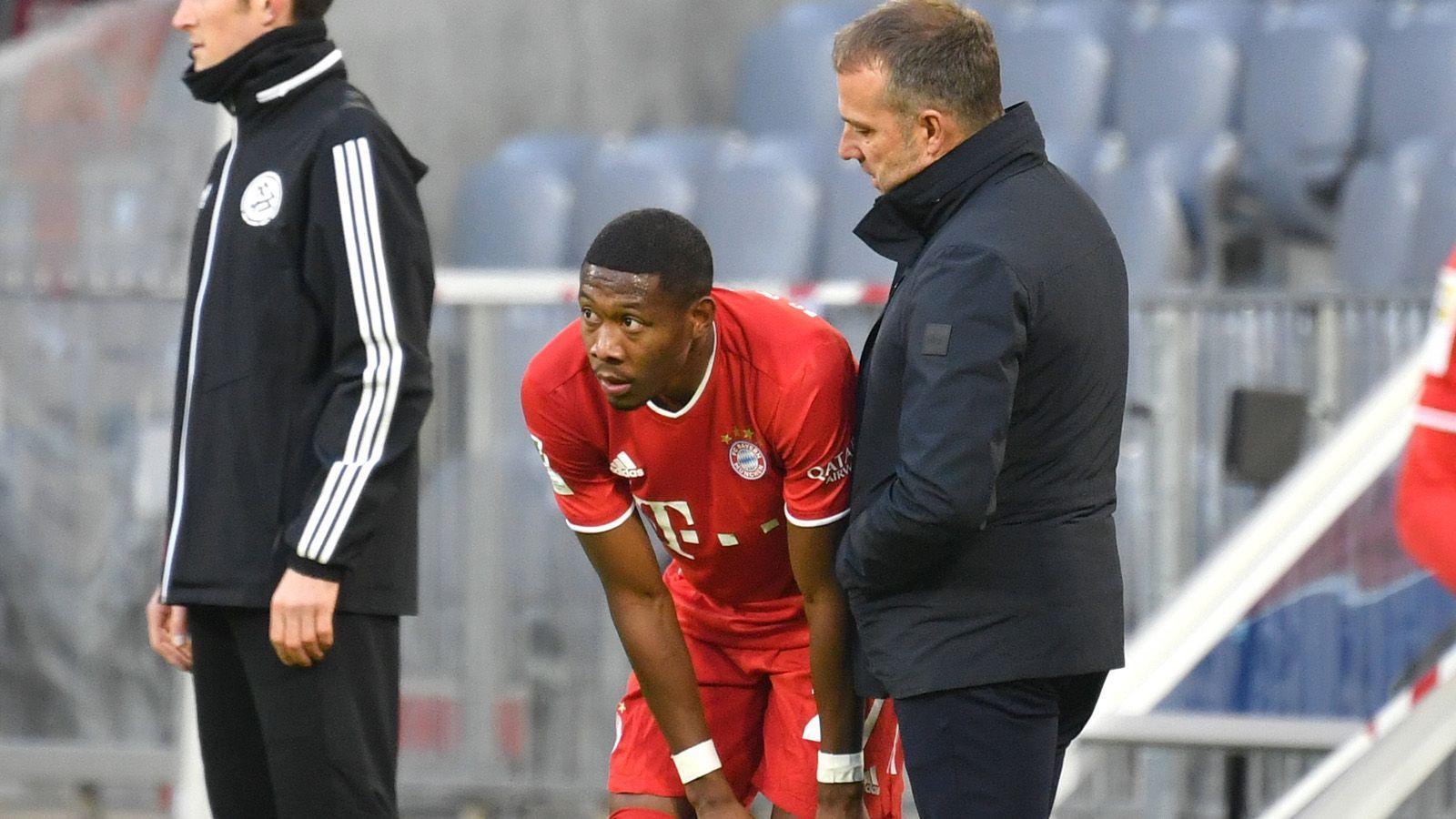 
                <strong>Passspiel</strong><br>
                Hochgelobt ist auch Alabas Passspiel, das ihm in der Offensive auch zugute kommt. Hier gibt es auch die deutlichsten Unterschiede im Vergleich zwischen dieser und der vergangenen Saison. Spielte Alaba in der Saison 19/20 noch 86,7 Pässe pro Partie, ist dieser Wert in der laufenden Bundesliga-Saison auf 66,7 gesunken. Auch die Anzahl seiner langen Pässe ist von 5,0 auf 4,1 gesunken. 
              