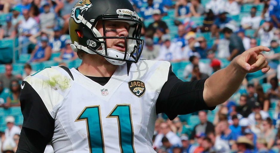 
                <strong>Blaine Gabbert (Jacksonville Jaguars)</strong><br>
                Blaine Gabbert (10. Pick 2011, Jacksonville Jaguars): Wieder ein Quarterback, diesmal in der ersten Runde des Drafts 2011. Gabbert erhält einen Vierjahresvertrag über 12 Millionen US-Dollar und kommt schnell als Starter zum Einsatz. Zu schnell wohl. Bilanz nach der Saison: 40 Mal gesacked, 14 Mal gefumbled und zweitschlechteste Passquote der Liga. Nach der Saison 2013 ist bei den Jaguars Schluss. Immerhin verdrängt er vergangene Saison Colin Kaepernick bei den San Francisco 49ers als Starter.
              