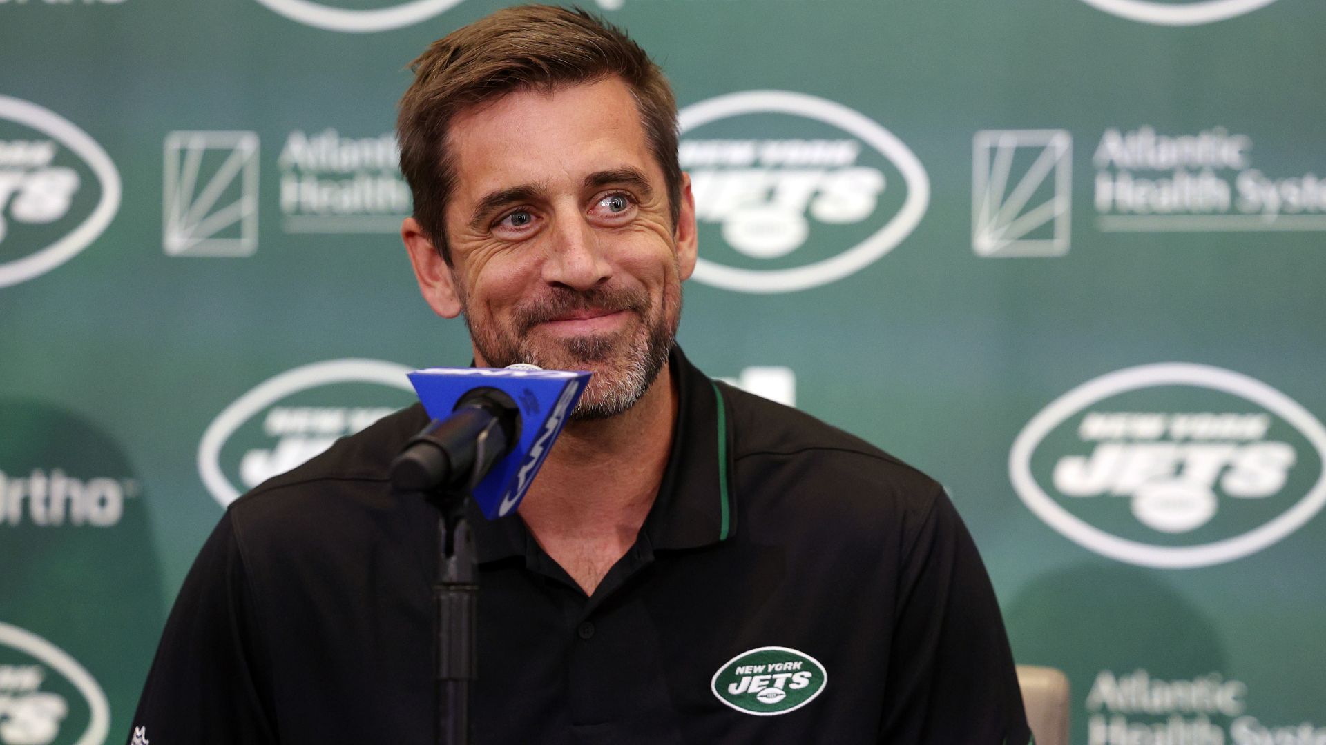 Nfl Aaron Rodgers Wird Bei Den Jets Vorgestellt Titel Ansage 7998