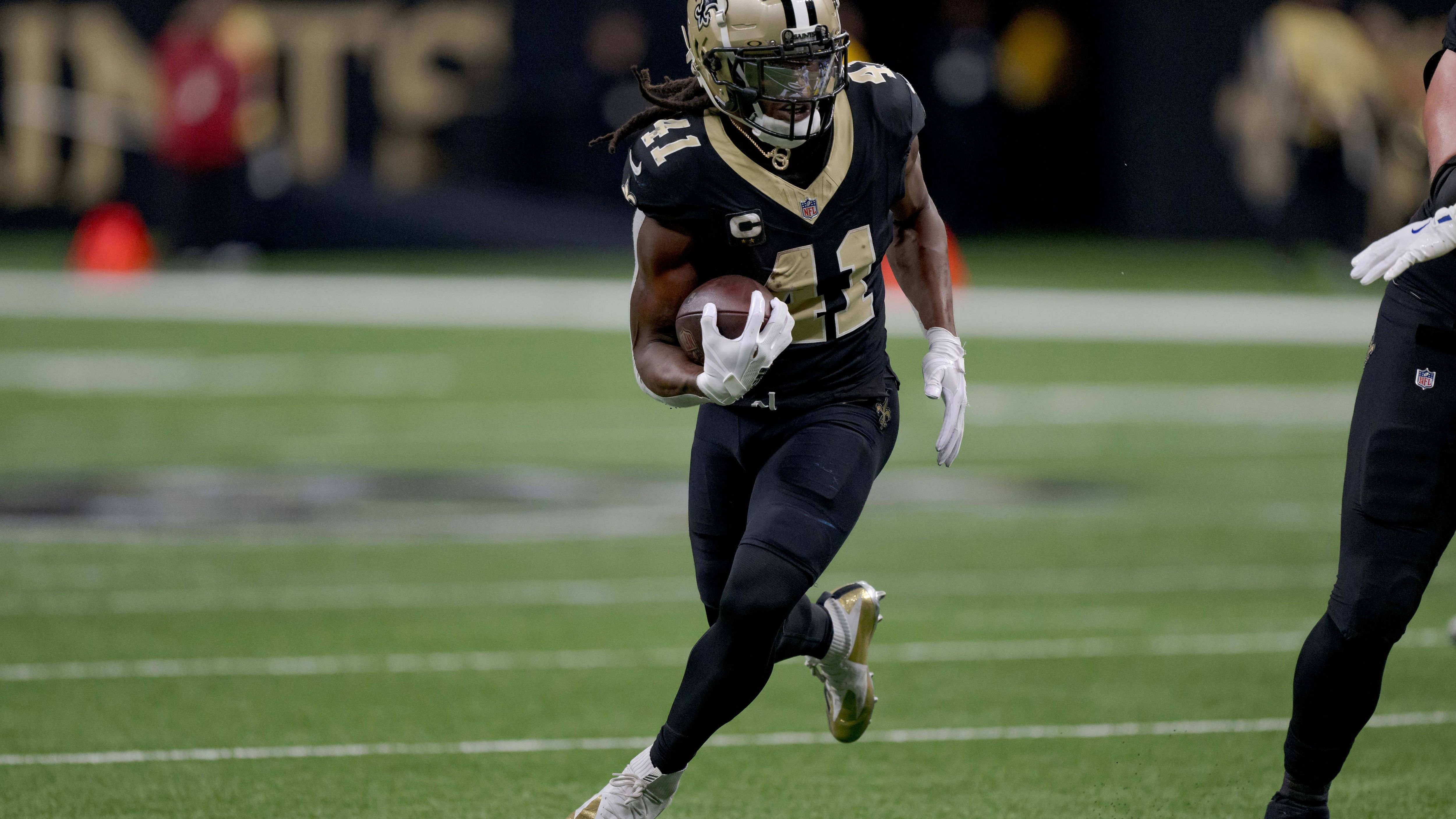 <strong>New Orleans Saints (NFC South)</strong><br>Es wird ein ganz schwieriges Jahr für die Saints. New Orleans befindet sich schon länger in der Cap-Hölle, mit Derek Carrs plötzlichem Karriereende spricht nur sehr wenig dafür, dass die Saints 2025 konkurrenzfähig sein werden. Aktuell ist die Wahrscheinlichkeit höher, dass die Saints um den Nummer-1-Pick spielen als um die Division.