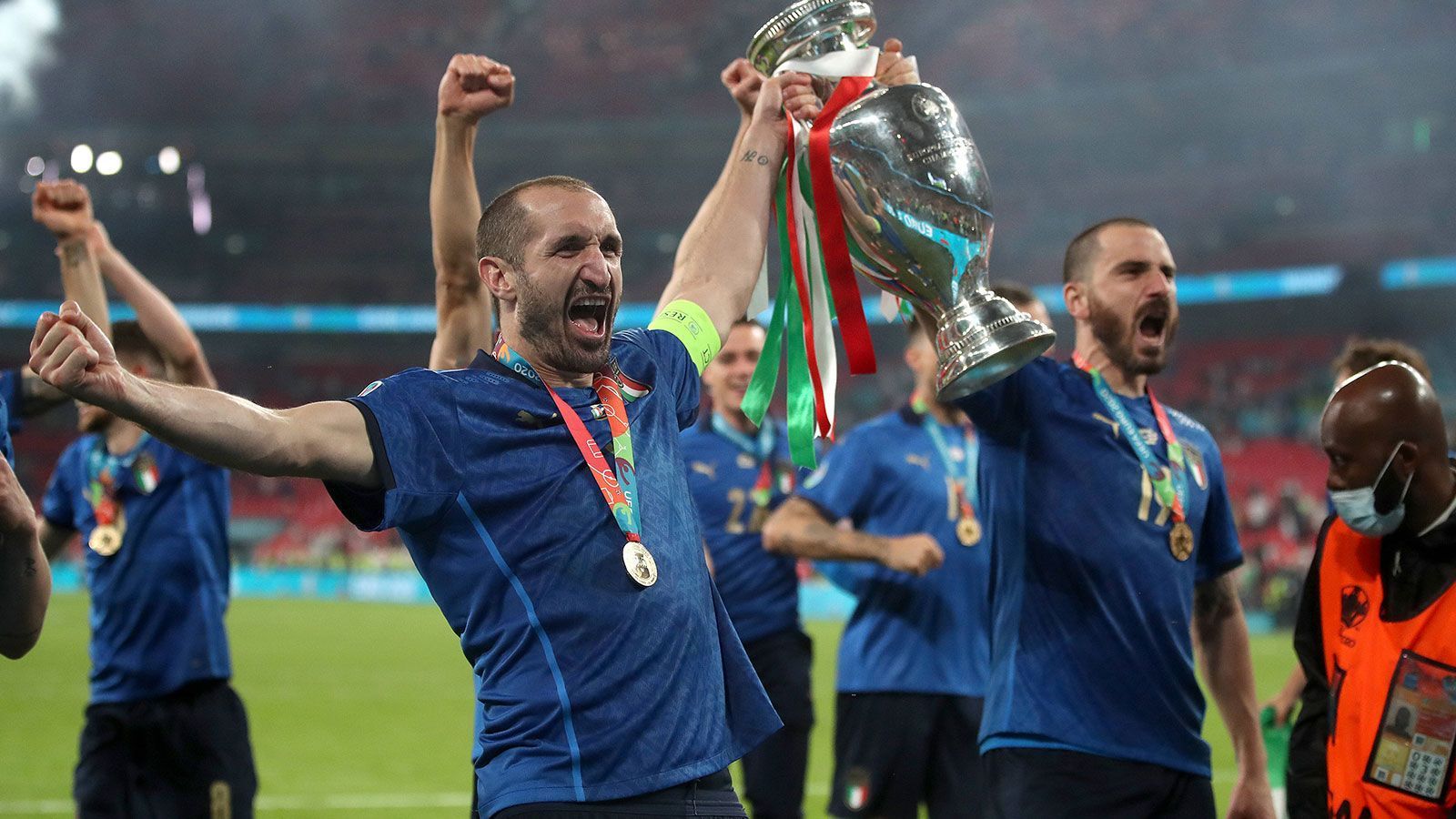 
                <strong>Platz 13: Giorgio Chiellini</strong><br>
                37 Jahre | Abwehr | Juventus
              