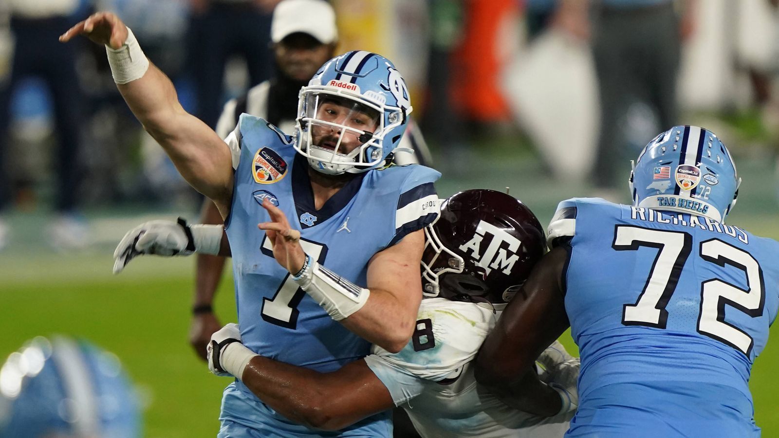 
                <strong>DeMarvin Leal (Defensive Tackle, Texas A&M Aggies)</strong><br>
                DeMarvin Leal besticht durch einen Mix. Der Defensive Tackle lässt Guards gut und gerne einfach stehen und kann sowohl gegen den Lauf als auch gegen den Pass für enormen Schaden sorgen. 
              