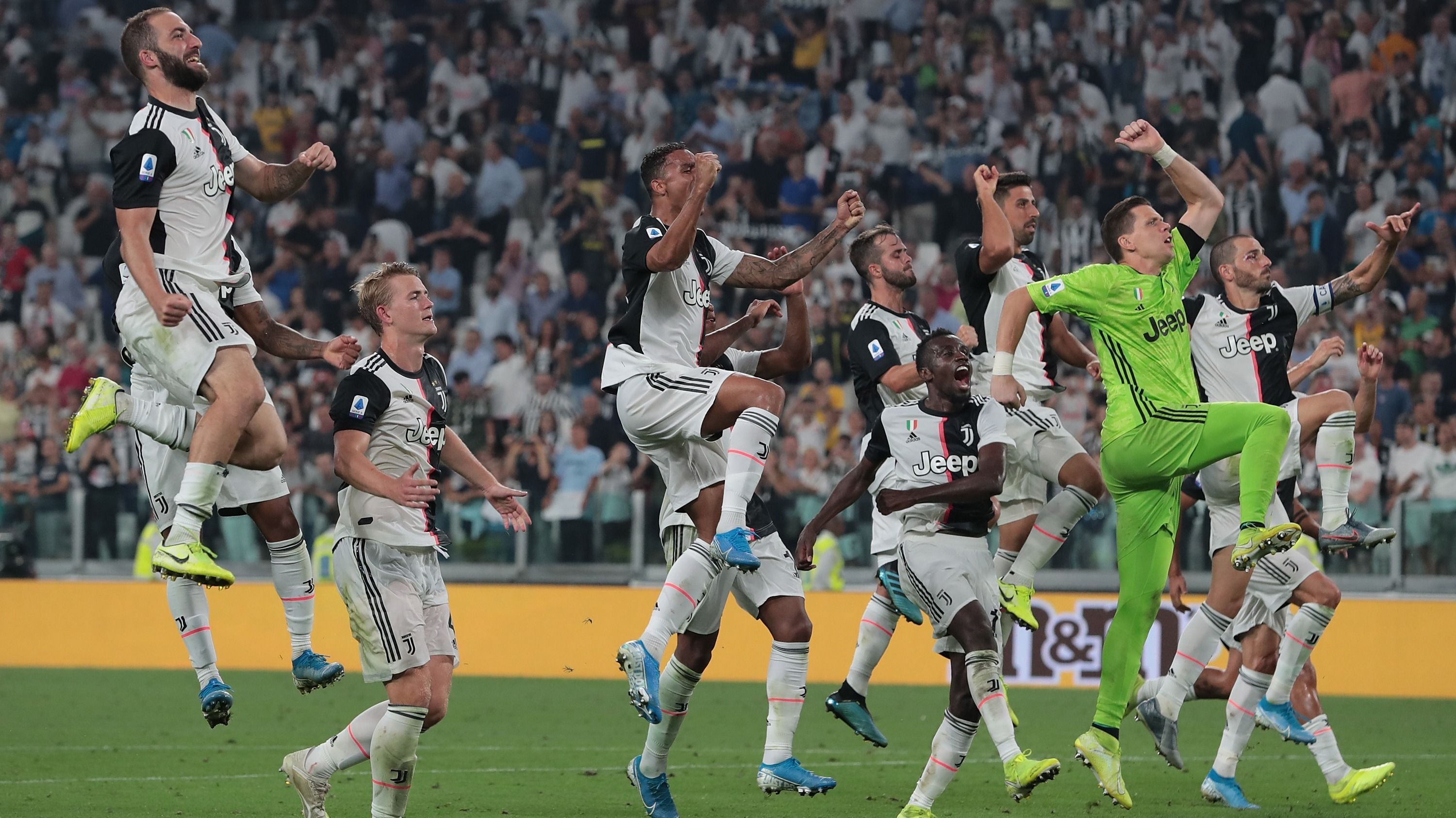 
                <strong>Platz 3: Serie A</strong><br>
                Ausgaben: 1,19 Milliarden EuroEinnahmen: 854,05 Millionen EuroSaldo: -332,96 Millionen Euro
              