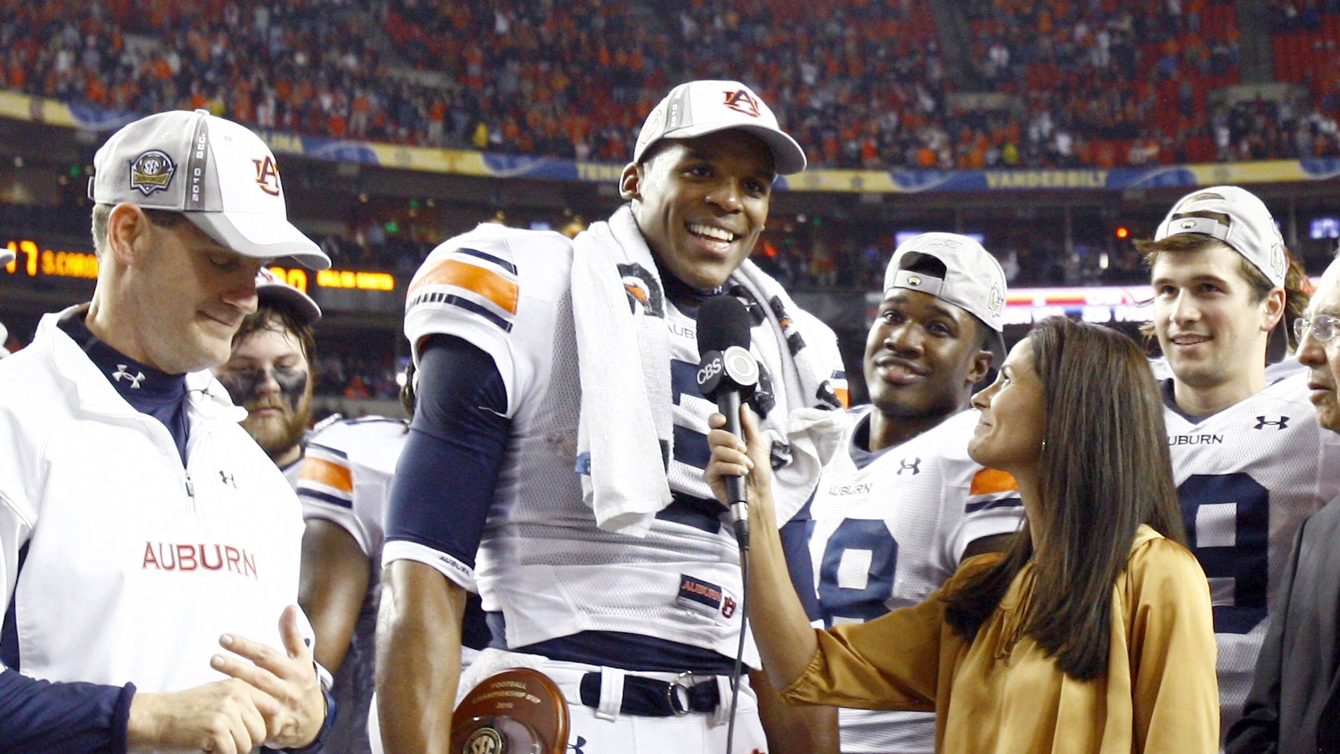 <strong>2010: Auburn Tigers</strong><br>Den Titel konnten die Tigers 2010 mit einem knappen 22-19 Sieg gegen die Oregon Ducks für sich entscheiden. Der Erfolg kam nicht überraschend: Schließlich spielte man mit Heisman Trophy-Gewinner Cam Newton in den eigenen Reihen.