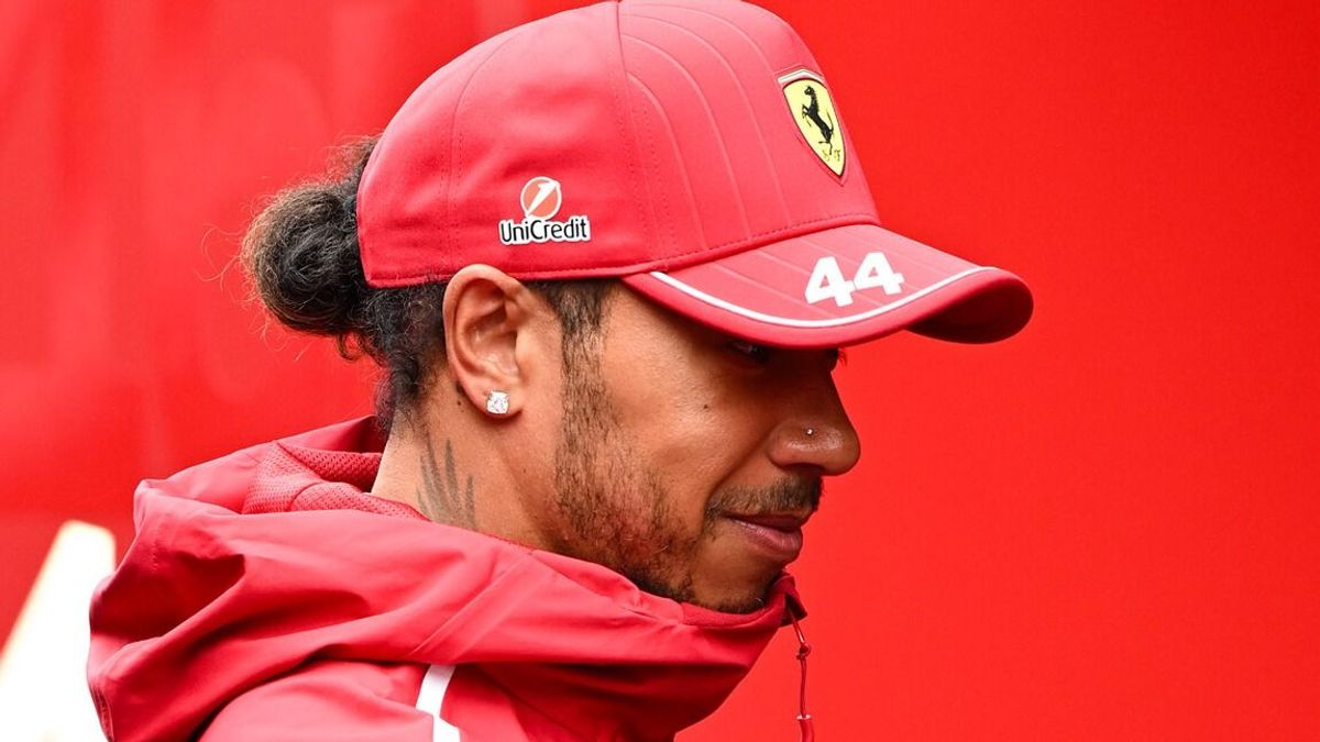 Ferrari-Fahrer Lewis Hamilton im Formel-1-Fahrerlager in Zandvoort 2025