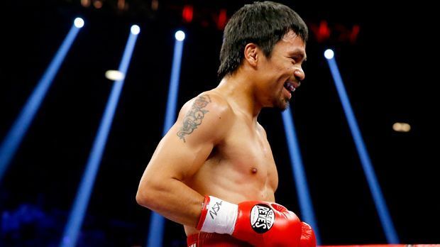 
                <strong>Manny Pacquiao</strong><br>
                Manny Pacquiao (57-6-2, 38 K.o.): Die Schulter bereitete dem Mann von den Philippinen im "Jahrhundertkampf" gegen den mittlerweile zurückgetretenen Floyd Mayweather große Probleme. Ansonsten konnte "Pac-Man" WM-Titel in sechs Gewichtsklassen und von verschiedenen Verbänden einsammeln. "Ein bis zwei Kämpfe" will er noch bestreiten. 
              