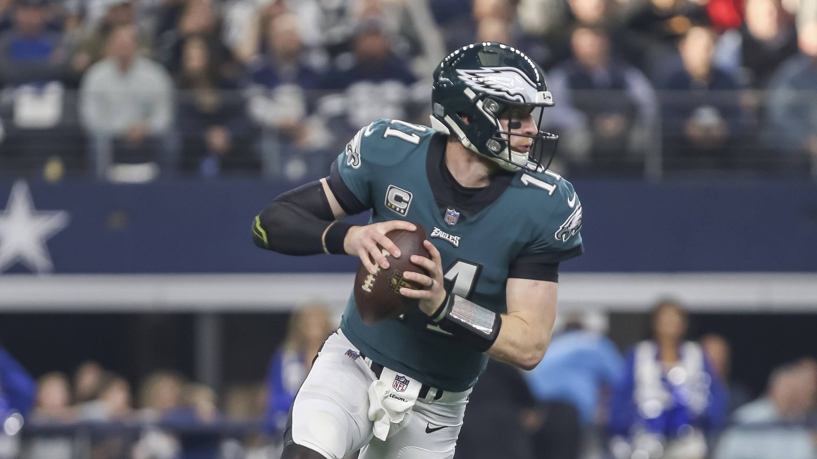 
                <strong>4. Carson Wentz (Philadelphia Eagles)</strong><br>
                Einnahmen durch Lizenzgebühren: 1,3 Millionen Dollar
              