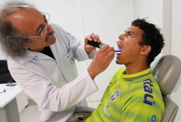 
                <strong>Thiago Silva (Brasilien)</strong><br>
                Auch Thiago Silva wird noch geschont. Titelfavorit Brasilien musste seinen vorletzten WM-Test ohne den Kapitän bestreiten. Dem Abwehrchef des französischen Erstligisten Paris St. Germain plagen Muskelprobleme. 
              