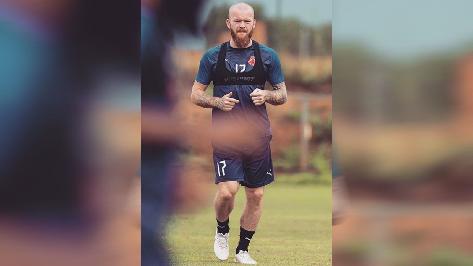 
                <strong>Aron Gunnarsson (Al Arabi Sports Club) </strong><br>
                Elf Jahre lang lief der isländische Nationalmannschafts-Kapitän Aron Gunnarsson in England für Coventry und Cardiff auf. Nach dem Premier-League-Abstieg des Klubs aus der walisischen Hauptstadt kehrte der 30-Jährige England den Rücken. Der Mittelfeldspieler heuerte bei Al Arabi in Katar an und wird dort mit Heimir Hallgrimsson sogar von einem Landsmann trainiert. Unter dem 52-Jährigen schafften es Gunnarsson und die Isländer 2018 erstmals zu einer WM-Endrunde. Gunnarssons Vertrag läuft zunächst bis 2021.
              