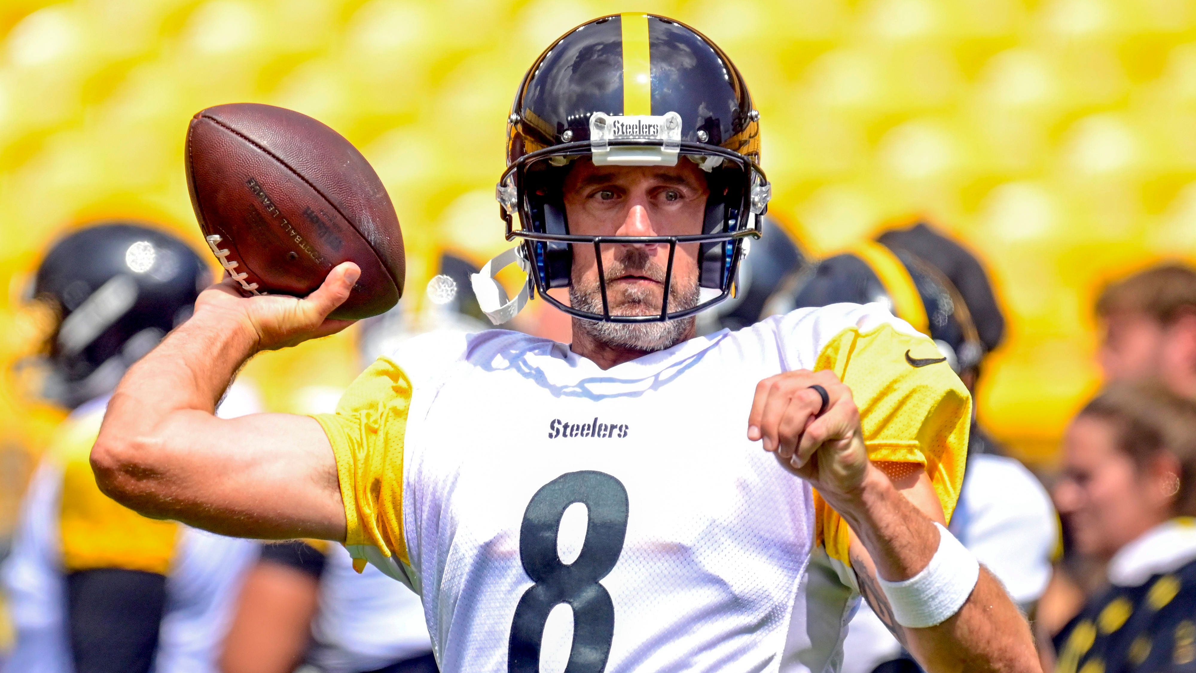 <strong>Platz 21: Aaron Rodgers (Pittsburgh Steelers)</strong><br>Wo soll ein Quarterback eingeordnet werden, der zweifelsfrei zu den besten Spielern der NFL-Geschichte zählt, die letzten Jahre aber nicht mehr an diese Leistungen anknüpfen kann? Der 41-jährige Rodgers versucht sein Glück nun bei den Steelers. Die letzten Spielzeiten geben aber nicht mehr her, als ihn im Mittelfeld einzusortieren.