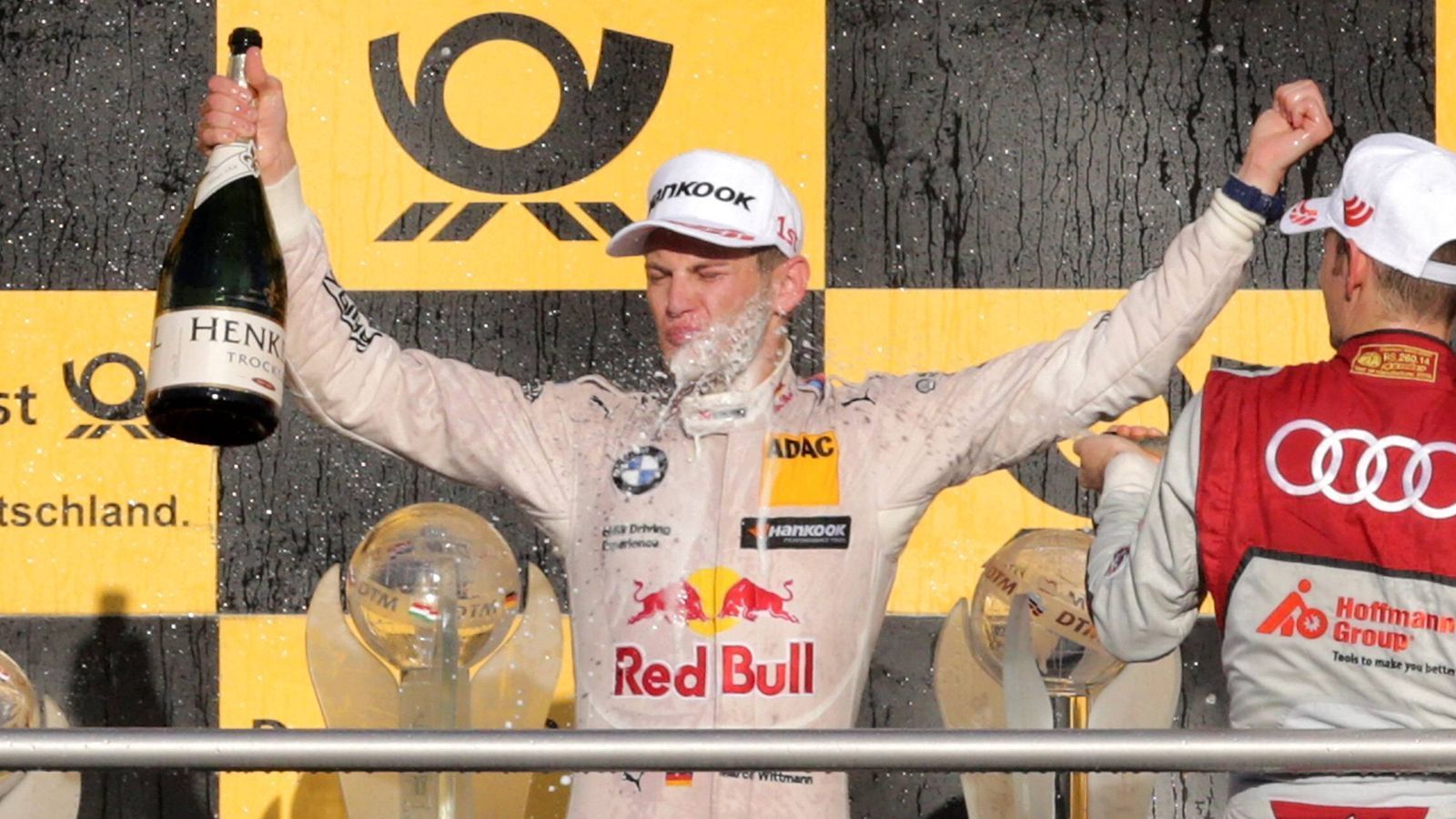 <strong>2016: Marco Wittmann</strong><br>
                2016 hieß der Champion erneut Marco Wittmann. Es war ein heißer Titelkampf, am Ende hatte Wittmann vier Punkte Vorsprung auf Audi-Mann Edoardo Mortara. Allerdings hatte der Titel einen kleinen Beigeschmack: Hersteller BMW wurden vor der Saison Zugeständnisse am Auto gemacht, um den Rückstand auf Audi und Mercedes auszugleichen.
