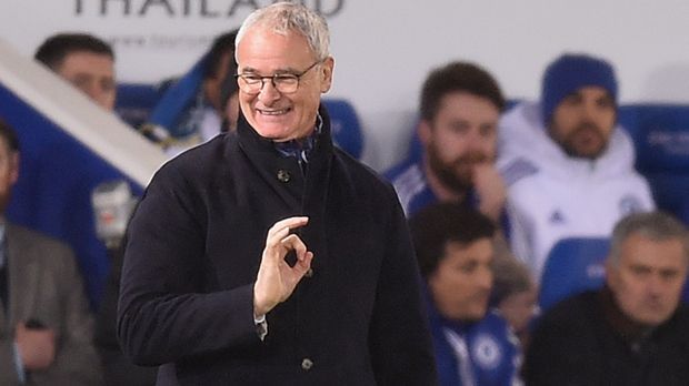 
                <strong>Claudio Ranieri (Leicester City)</strong><br>
                Claudio Ranieri, Trainer von Leicester City, hat vor der Saison 2015/16 anscheinend Verhandlungsgeschick bewiesen. In seinem Vertrag soll laut "Daily Mail" eine Klausel enthalten sein, die ihm am Ende der Saison 100.000 Pfund für jeden Rang oberhalb des 18. Tabellenplatzes sichern soll. Die "Füchse" holten tatsächlich den Titel und Rainieri erhielt angeblich einen Bonus in Höhe von 1,7 Millionen Pfund - umgerechnet 2,3 Millionen Euro.
              