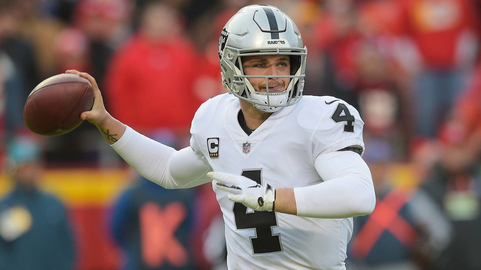 
                <strong>Platz 10: Derek Carr (Oakland Raiders)</strong><br>
                Garantiesumme: 70.200.000 DollarPosition: Quarterback
              