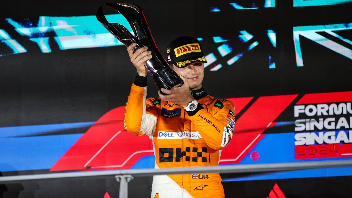 NORRIS Lando (gbr), McLaren F1 Team MCL38, portrait podium during the Formula 1 Singapore Grand Prix 2024, 18th round of the 2024 Formula One World Championship, WM, Weltmeisterschaft from Septembe...