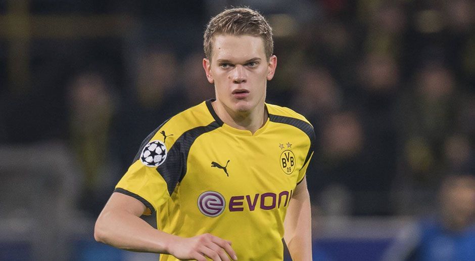 
                <strong>Matthias Ginter</strong><br>
                Matthias Ginter: Die Einwechslung des Weltmeisters in den letzten Minuten half, ein wenig Zeit von der Uhr zu nehmen.
              