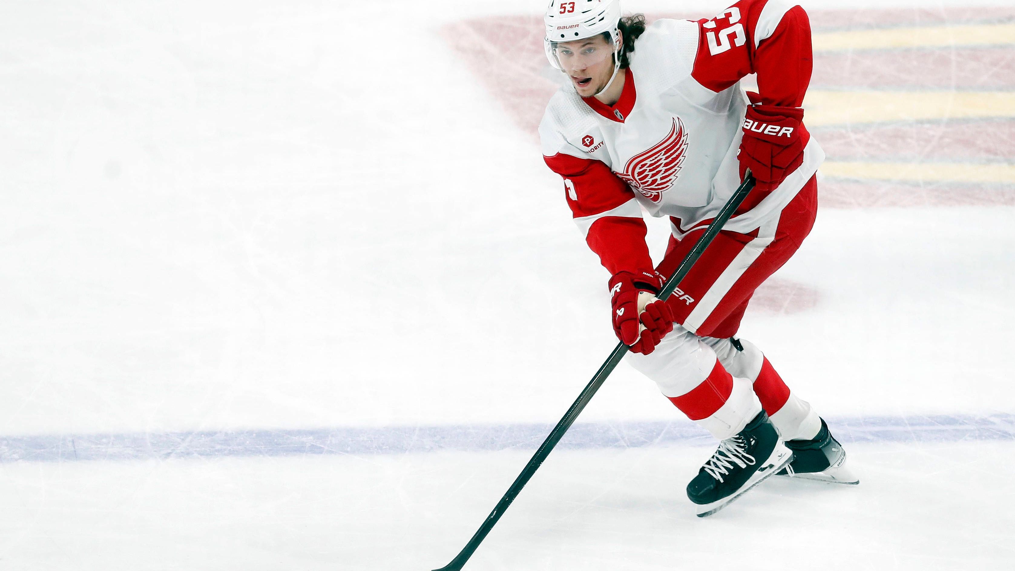 <strong>Mega-Vertrag! Moritz Seider springt in die Top 5 der Gehaltskönige</strong><br><a data-li-document-ref="434412" href="https://www.ran.de/sports/eishockey/nhl/news/nhl-moritz-seider-unterschreibt-siebenjahres-vertrag-bei-den-detroit-red-wings-434412">Nach seiner Vertragsverlängerung bei den Detroit Redwings ist Moritz Seider</a> einer der bestverdienenden Deutschen in den amerikanischen Sportligen. Doch wie viel verdienen eigentlich Schröder, St. Brown und Co.? <strong><em>ran</em></strong> gibt einen Überblick, wie viel deutsche Sportler 2024/25 in den US-Ligen absahnen - und wer der Topverdiener ist. (Quelle: spotrac.com, Stand: 19.09.2024).