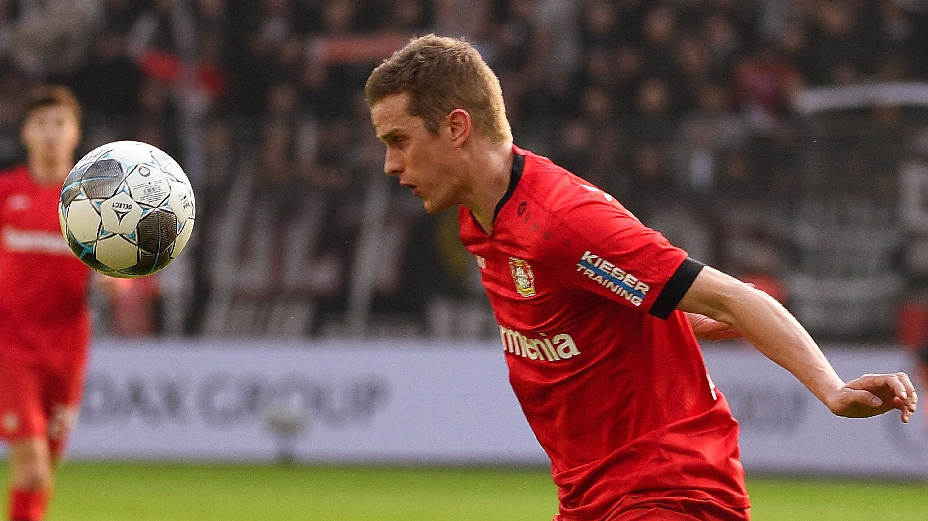 
                <strong>Platz 10: Sven Bender (Bayer Leverkusen)</strong><br>
                Sven Bender ist eine der Säulen bei Bayer Leverkusen, bis dato stand er 2.112 Minuten auf dem Feld.
              