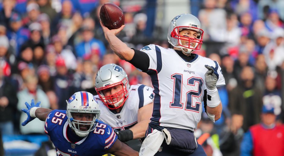 
                <strong>Tom Brady (New England Patriots)</strong><br>
                Tom Brady sammelt weiter kräftig Rekorde. Mit dem 23:3 gegen Buffalo in Woche 13 gelang ihm bereits sein 27. Sieg gegen die Bills. Kein anderer Starting-Quarterback in der Geschichte der NFL hat jemals so viele Siege gegen eine einzelne Mannschaft errungen. Bislang teilte sich Brady den Rekord mit Brett Favre, der 26 Mal gegen die Detroit Lions gewann. 
              