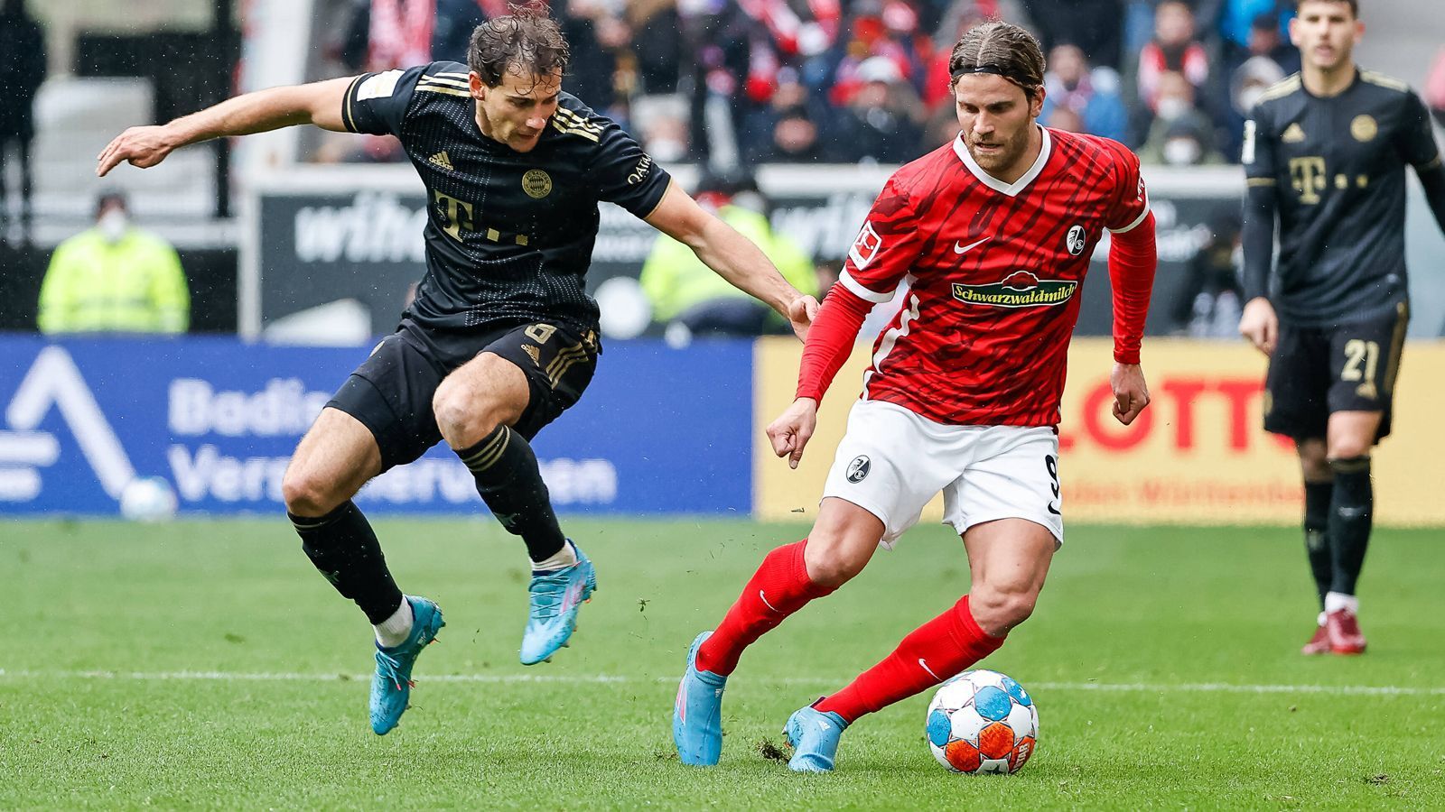 
                <strong>SC Freiburg gegen den FC Bayern München: Der FCB in der Einzelkritik</strong><br>
                Lange Zeit tat sich der FC Bayern beim SC Freiburg schwer, am Ende fuhren die Münchner aber einen ungefährdeten 4:1-Sieg ein. Wir haben den Auftritt des Rekordmeisters benotet.
              