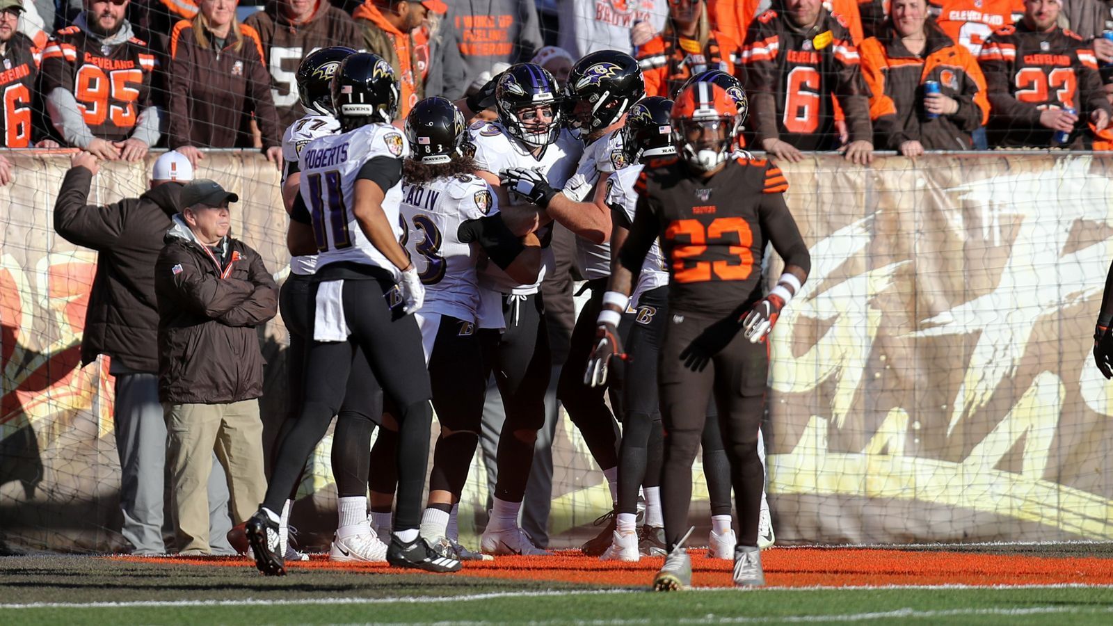 
                <strong>Cleveland Browns at Baltimore Ravens</strong><br>
                Spengemann: "Lamar Jackson und Co. sollten, wenn alles glatt geht, mit einem Sieg in die Saison starten."
              