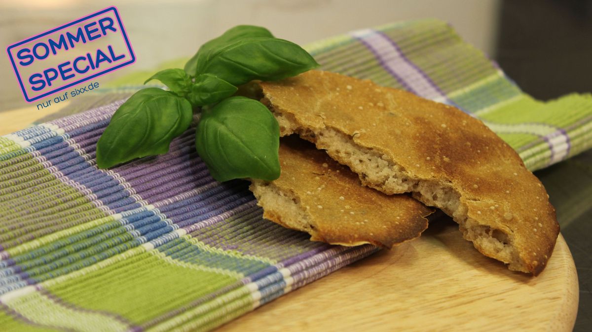 Schüttelbrot mit Knoblauch: Das Rezept aus Enie backt