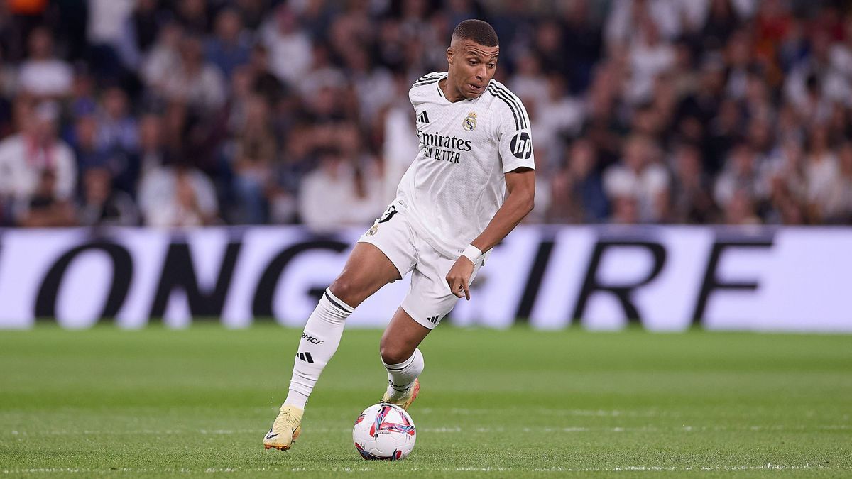 Real Madrid CF Vs Deportivo Alaves in Madrid, Spain - 24 Sept 2024 Kylian Mbappe of Real Madrid CF seen in action during the 2024 2025 La Liga EA Sports week 7 football match between Real Madrid CF...